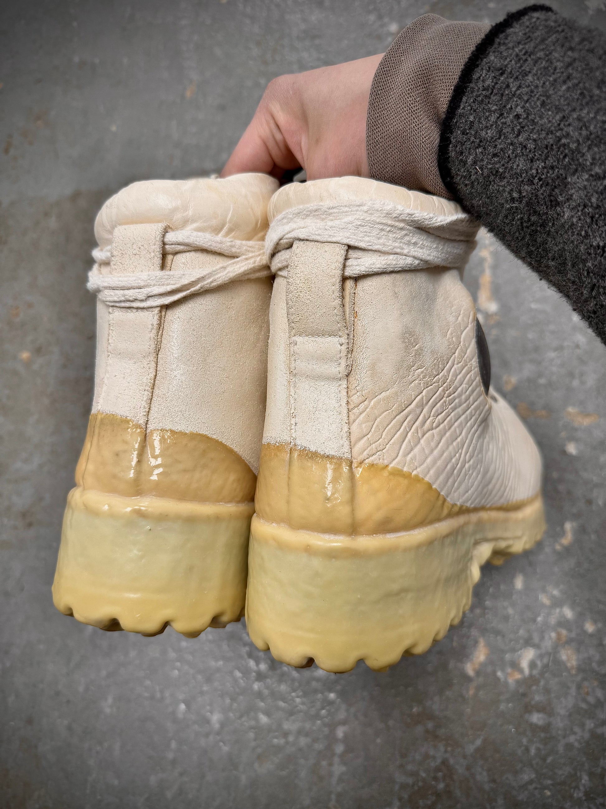 Carol Christian Poell 'AM/2684 CUBS-PTC/01' Object Dyed One-Piece Prosthetic Ankle Rubber Drip Work B detail | DRIEW GARMENTS