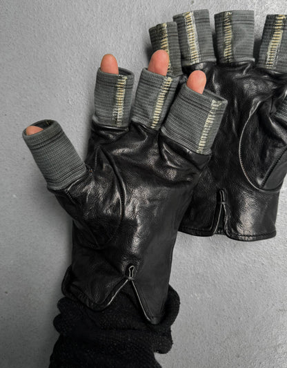 Carol Christian Poell 'AM/2457 ROOMS-PTC/010' Disparate Leather Gloves
