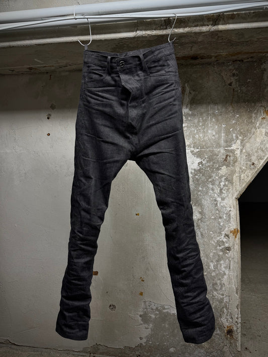DEEPTI Collection °016-017 ‘D-050 YAW-95’ Closed Crash Seam Low Cut Denim