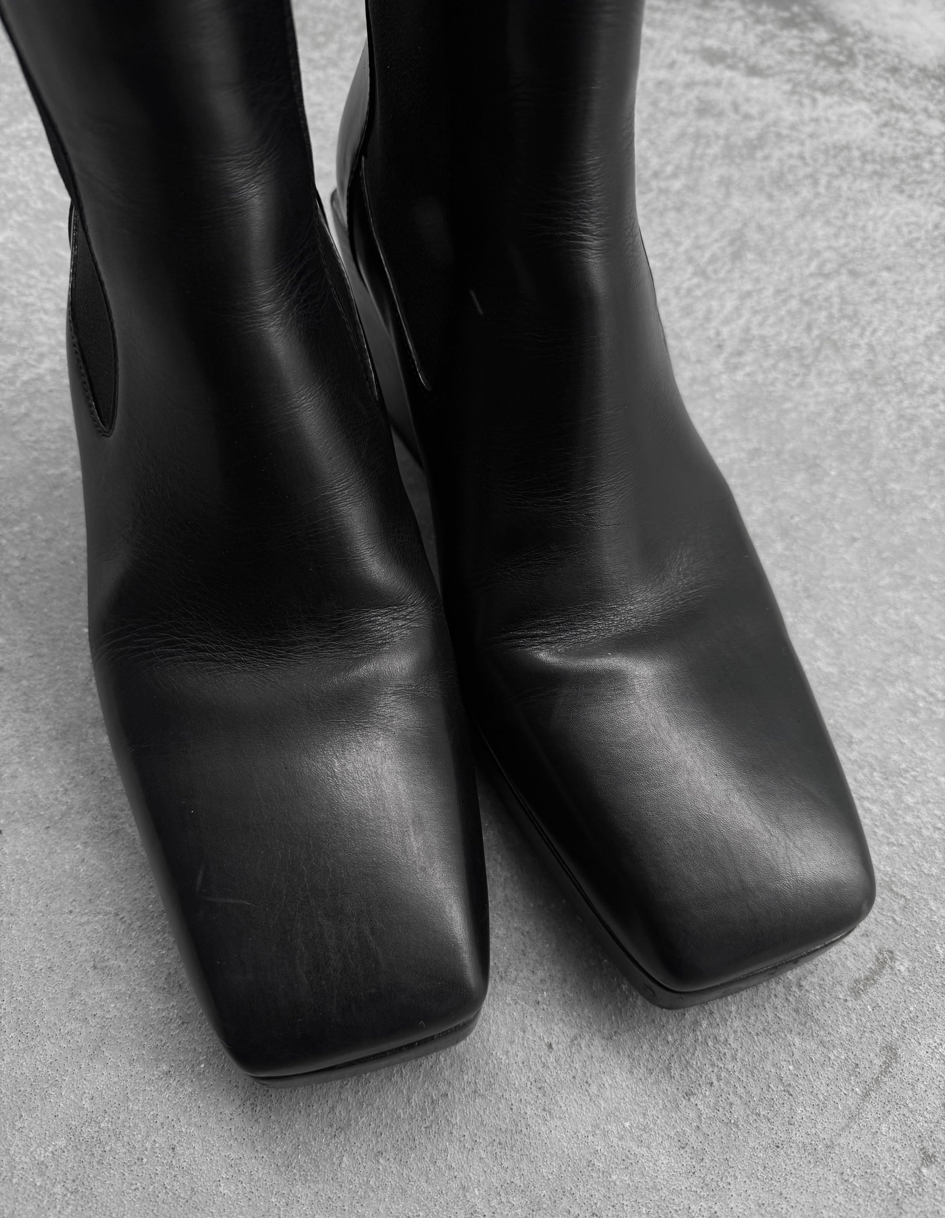 Rick Owens SS22 "FOGACHINE" Heeled Sliver Calf Leather Chelsea Boots detail | DRIEW GARMENTS