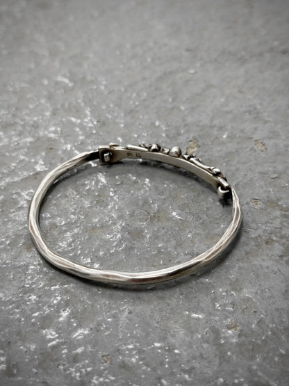 WERKSTATT:MÜNCHEN 2010s .925 Silver Skull & Bones Hook Bracelet (Older Model) detail | DRIEW GARMENTS