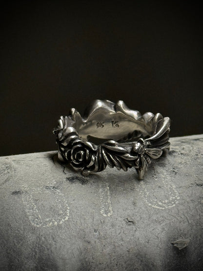 WERKSTATT:MÜNCHEN 2010s .925 Silver Skull Fly Flower Ring (Older Model) detail | DRIEW GARMENTS