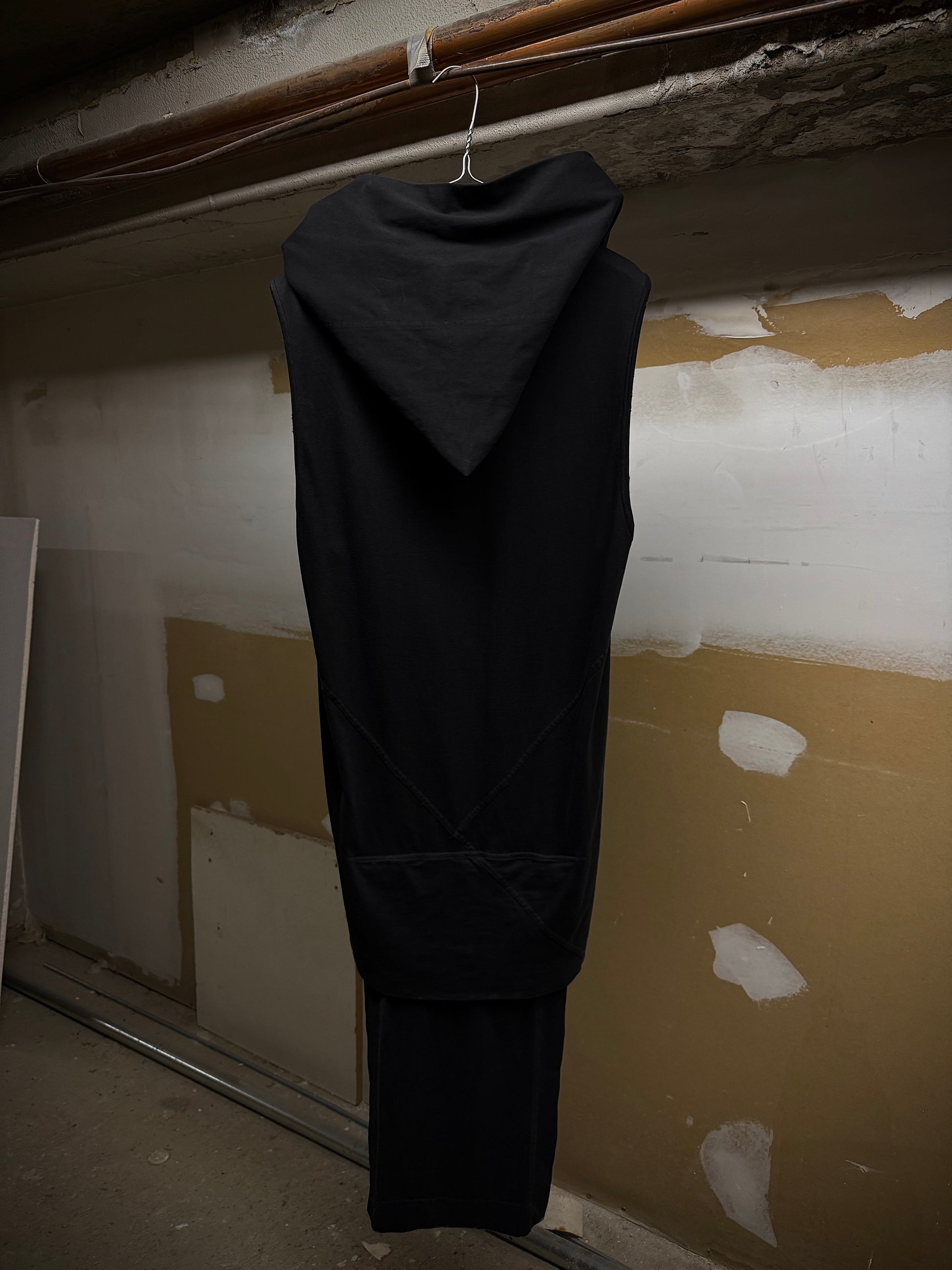 Rick Owens DRKSHDW AW12 "MOUNTAIN" Druid Hood Long Flap Tank Top detail | DRIEW GARMENTS