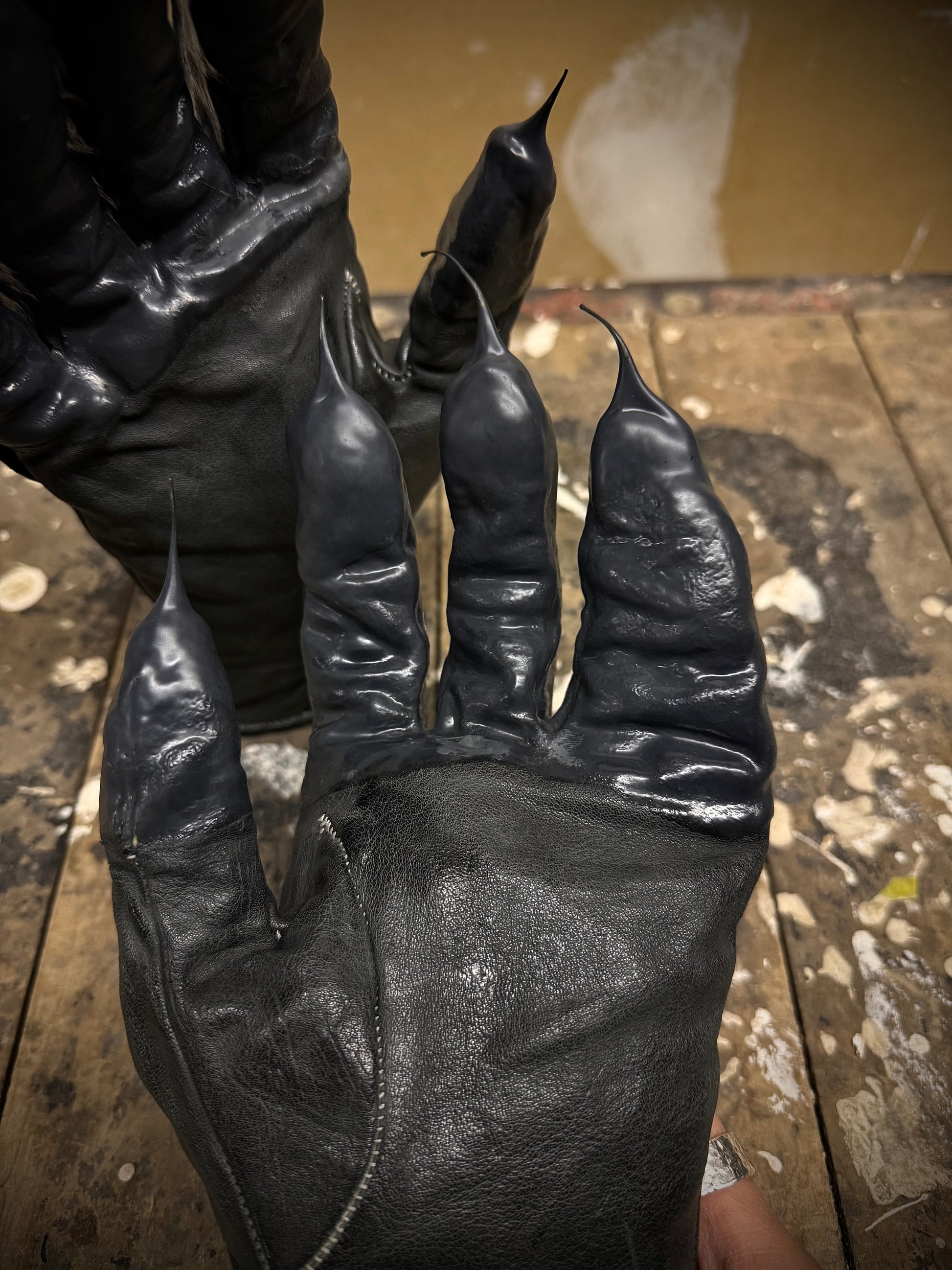 Carol Christian Poell 'AM//2459 ROOMS-PTC/19' Object-dyed Rubber Drip Leather Gloves detail | DRIEW GARMENTS