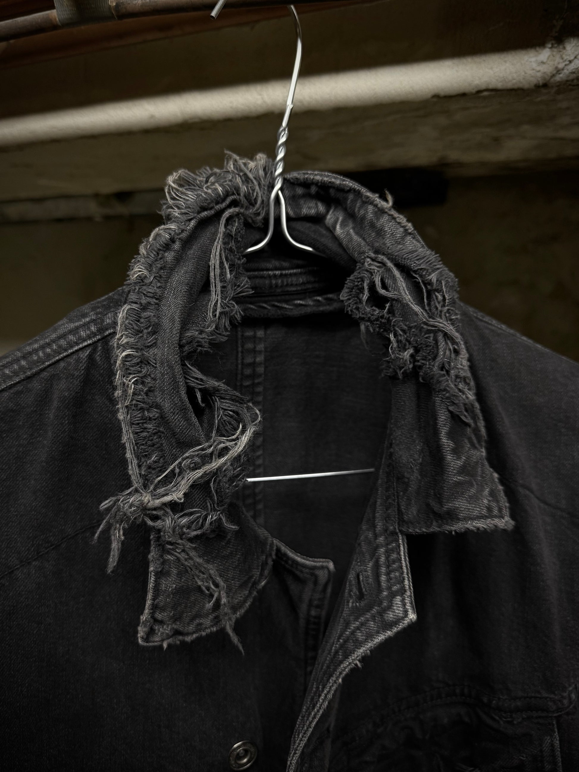 JULIUS _7 SS18 “Acid Glaciers;” Limited Edition Distressed 12oz Denim Trucker Jacket detail | DRIEW GARMENTS
