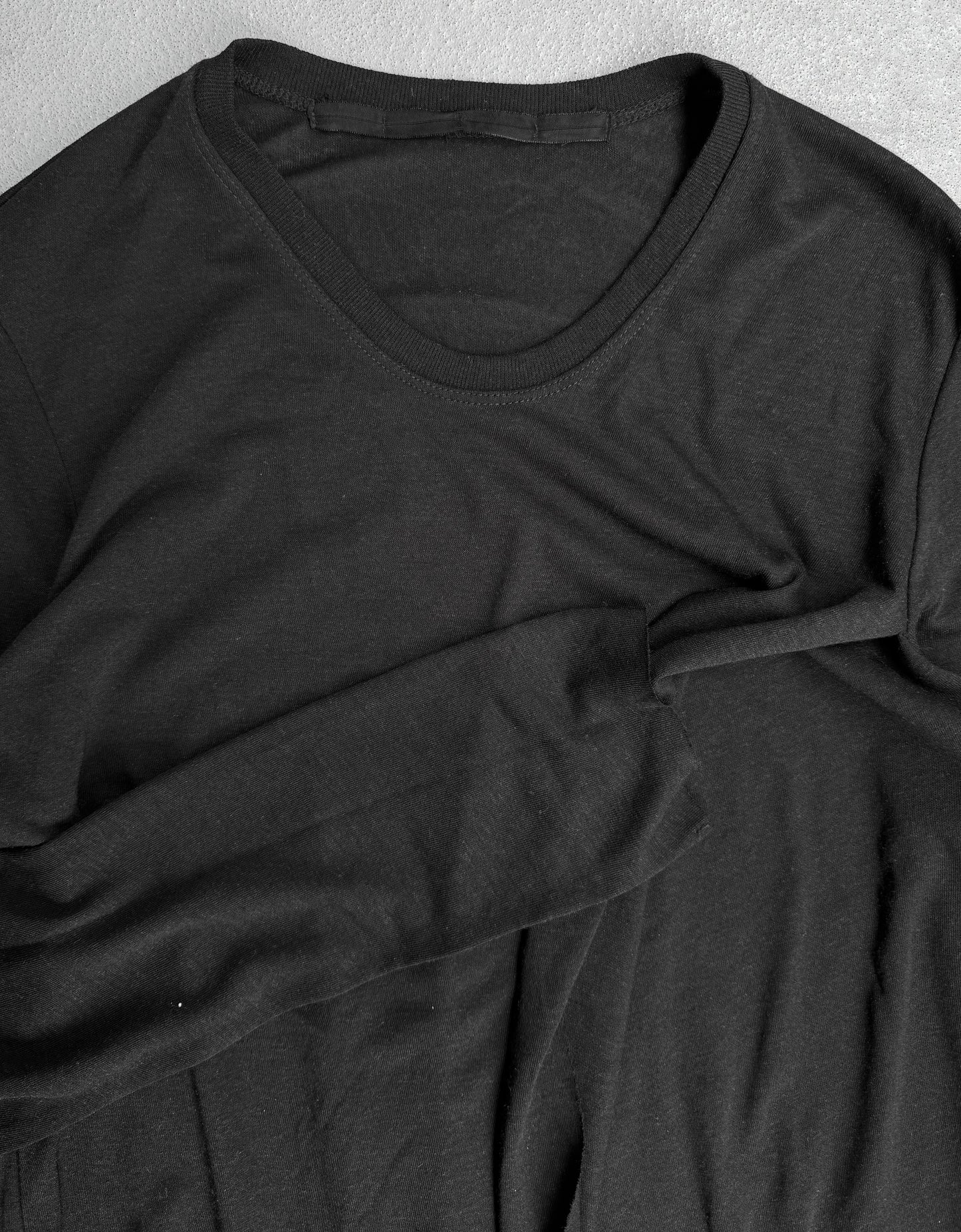 Julius_7 AW18 “Division;” Multi-layered Linen Jersey Long-sleeves