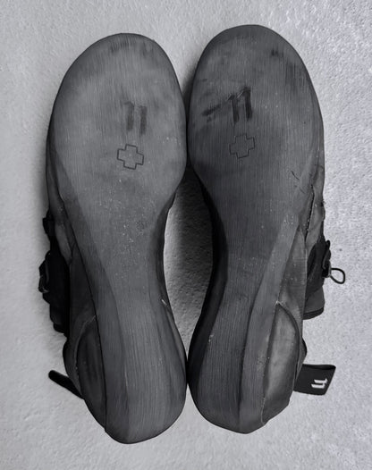 11 by Boris Bidjan Saberi x SO iLL Bouldering Shoes