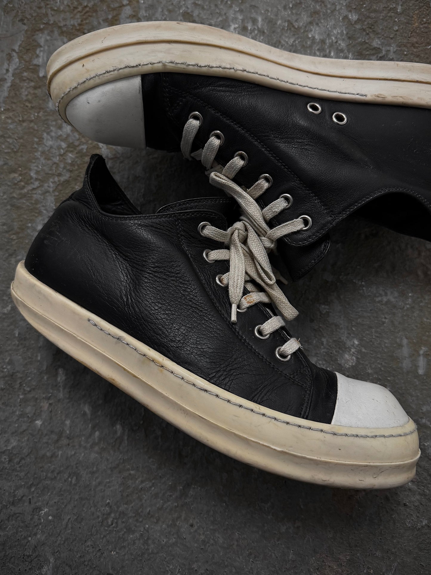 Other Rick Owens AW16 "MASTODON" Low-top Ramones Calf Leather Sneakers detail | DRIEW GARMENTS