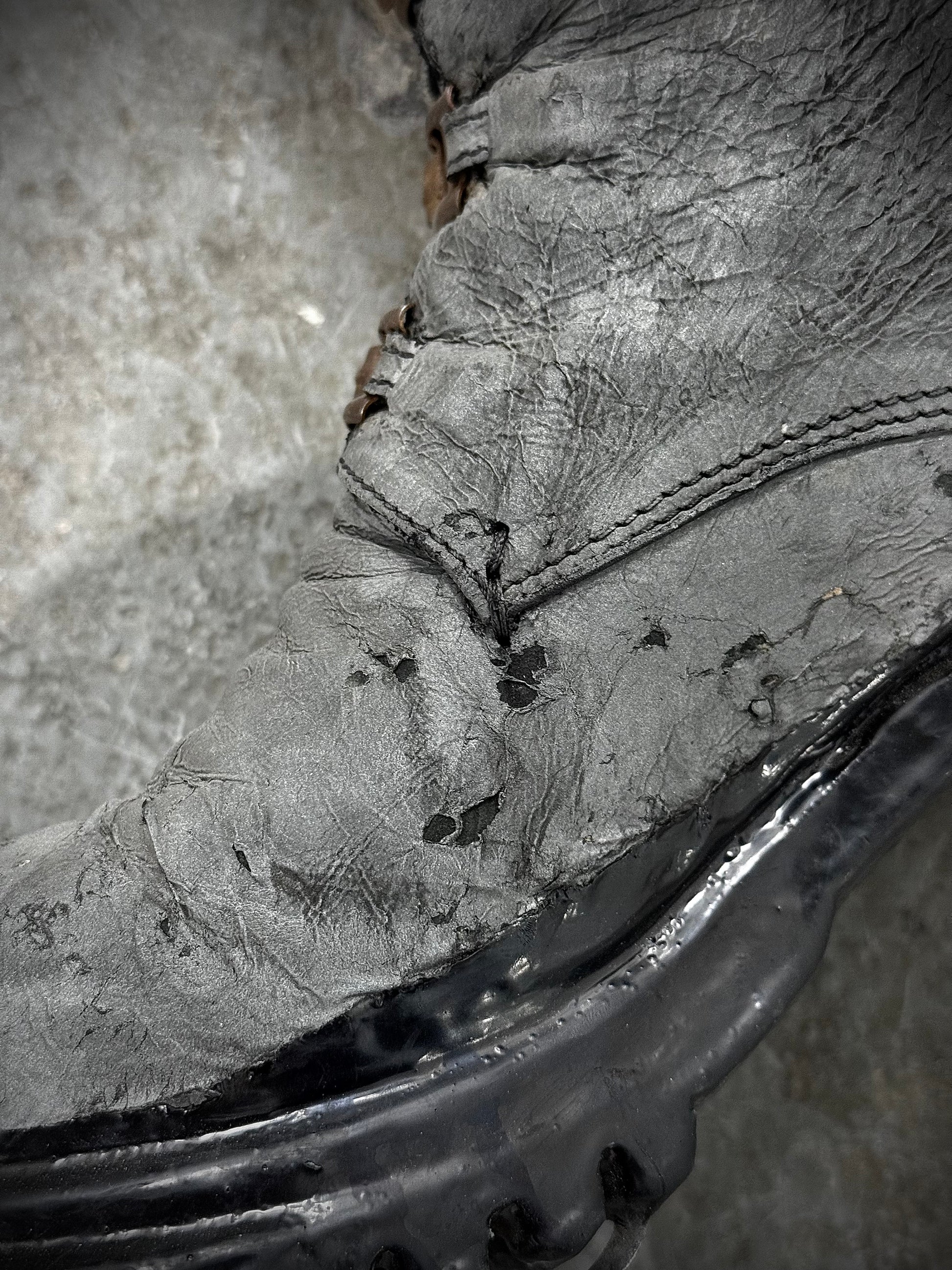 Carol Christian Poell ‘AM/2759P-IN XDERMA-PTC/010’ Reflective Kangaroo Leather Spur-Biter Prosthetic  detail | DRIEW GARMENTS