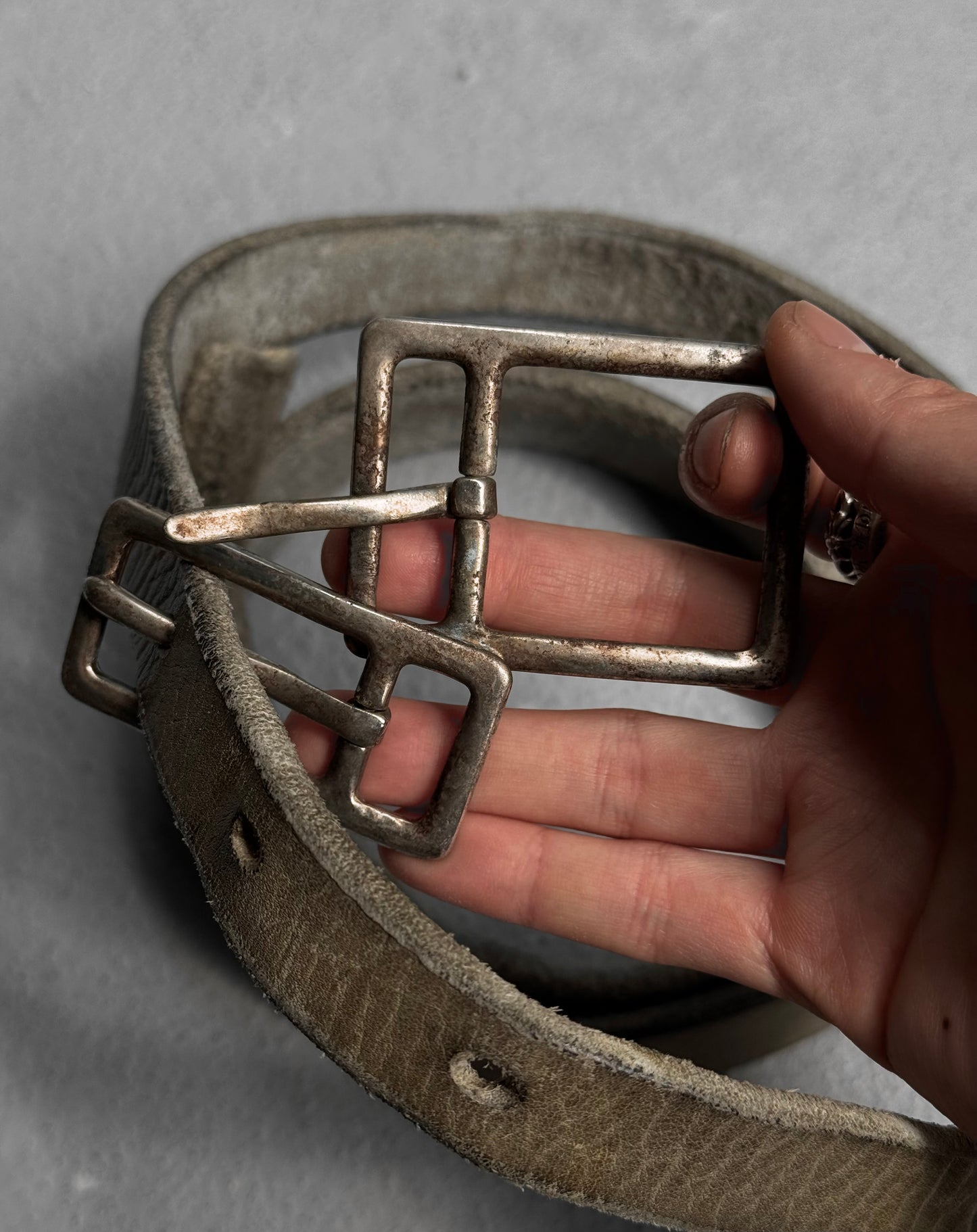 Carol Christian Poell ‘AM/2540 BELPIB-PCC’ Dark Grey Object-dyed Cow Leather Twin Buckle Diverging Belt