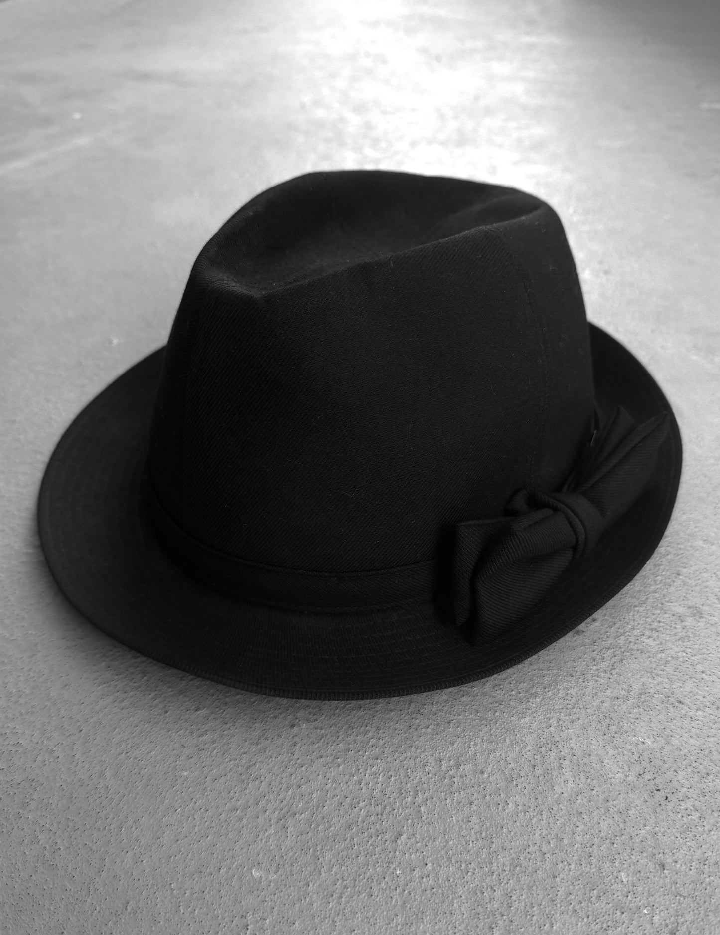 COMME des GARÇONS SHIRT Bowtie Bowler Hat