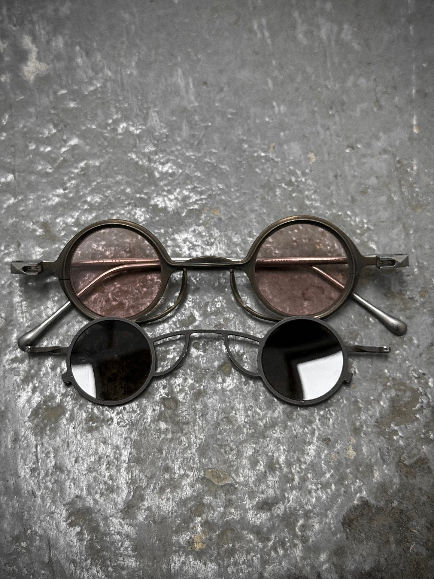 RIGARDS 'RG0105TI' Vintage Titanium Frame Rose / Grey Lens Clip-on Sunglasses detail | DRIEW GARMENTS