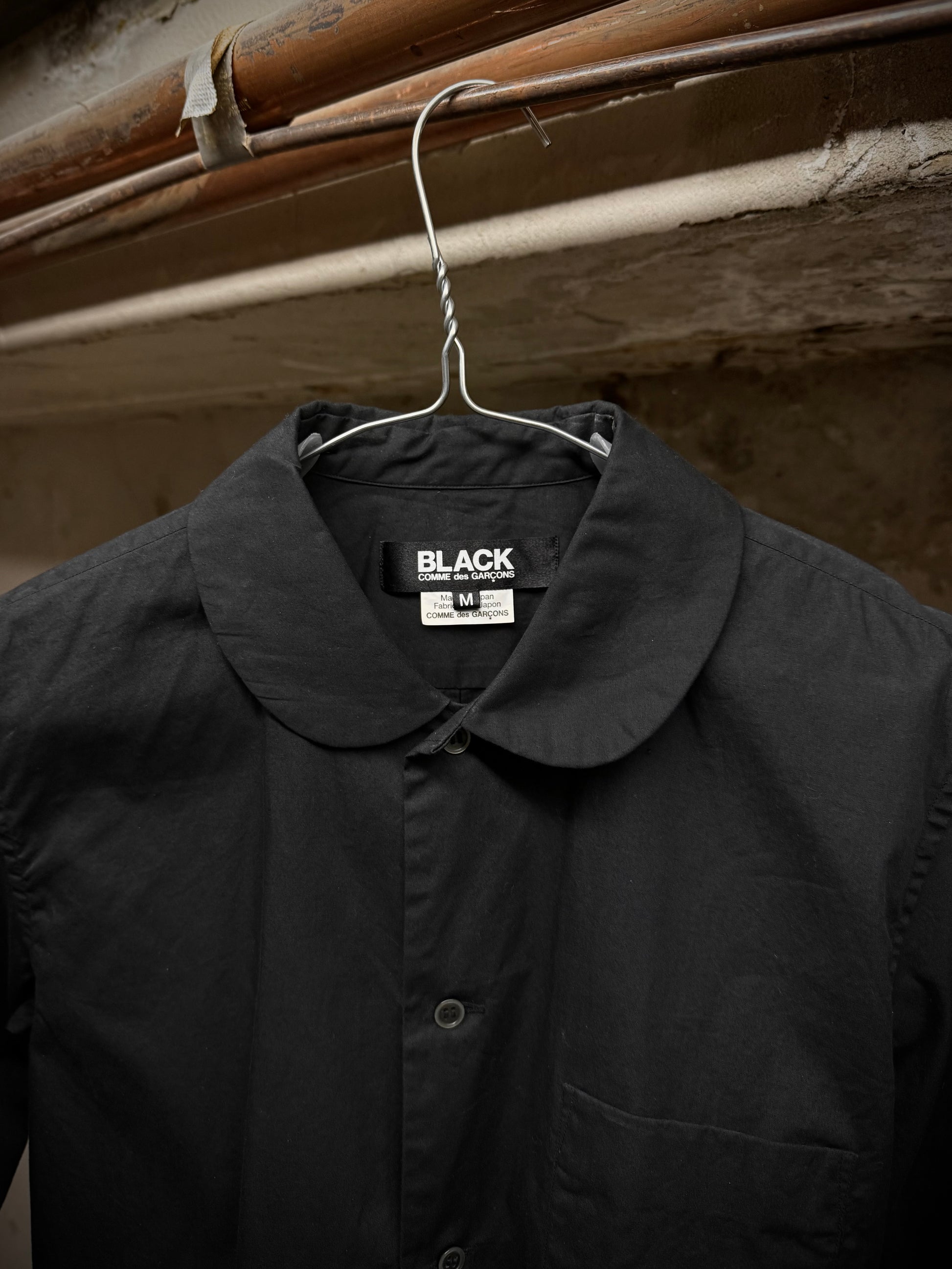 COMME des GARÇONS BLACK COMME des GARÇONS AW18 Round Collar Button-Up Shirt detail | DRIEW GARMENTS
