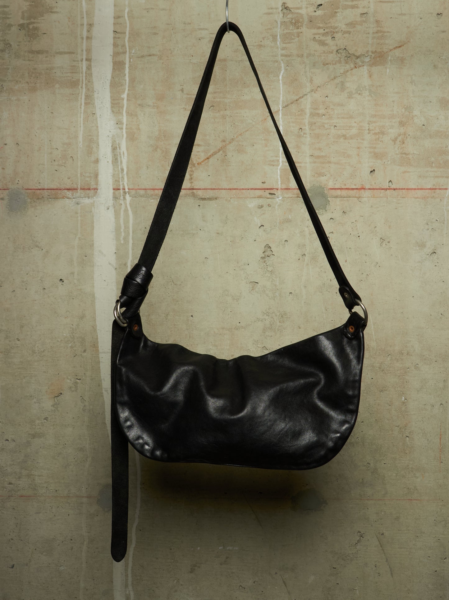 GUIDI ‘Q10M’ Black Full-grain Horse Leather Belt Bag