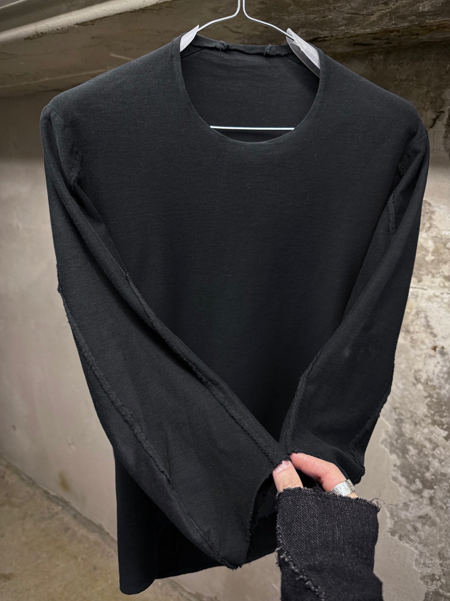 DEVOA Anatomical Cut Raglan 3/4 Jersey Long-sleeves detail | DRIEW GARMENTS