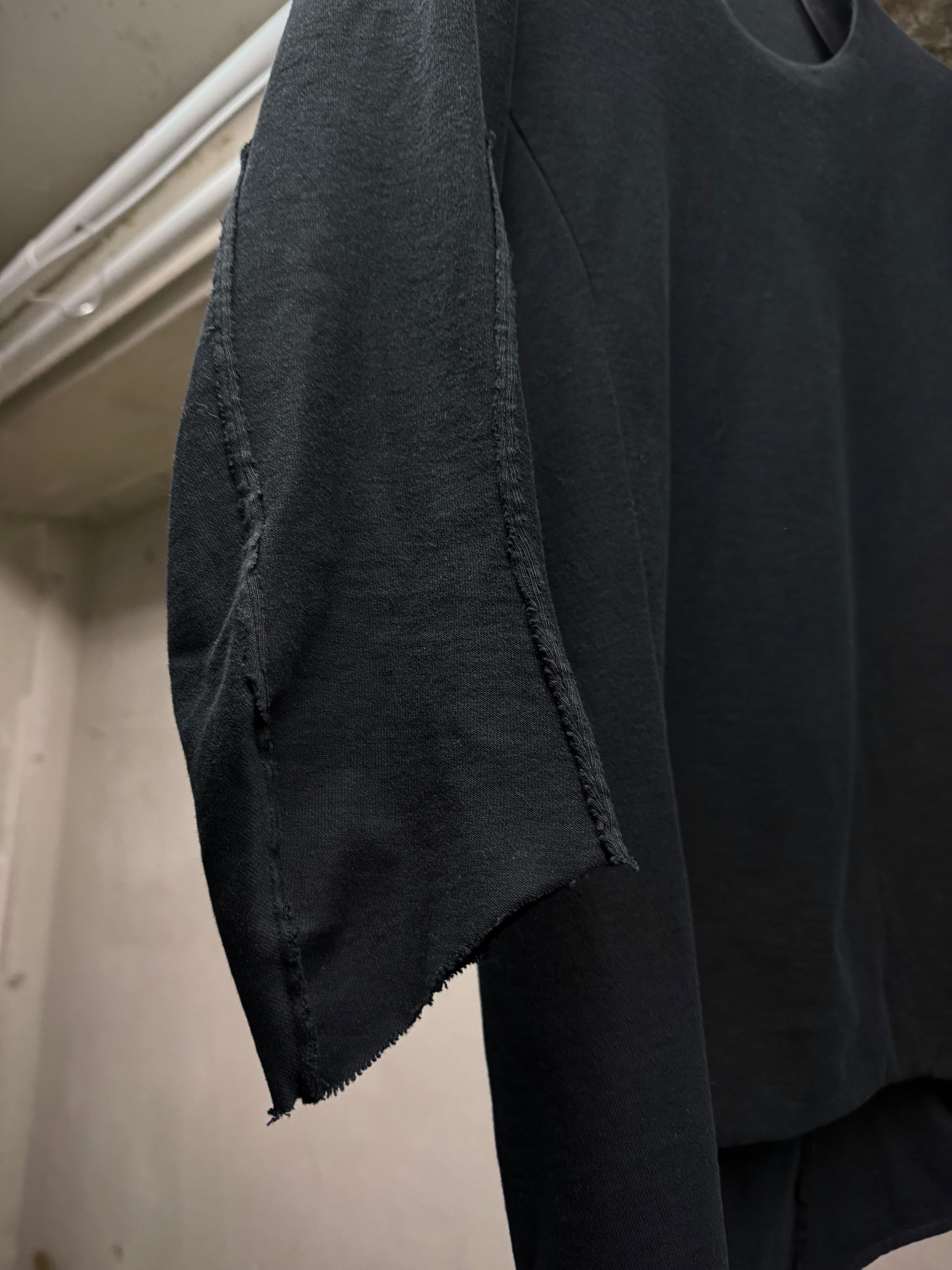 DEVOA Anatomical Cut Raglan 3/4 Jersey Long-sleeves detail | DRIEW GARMENTS