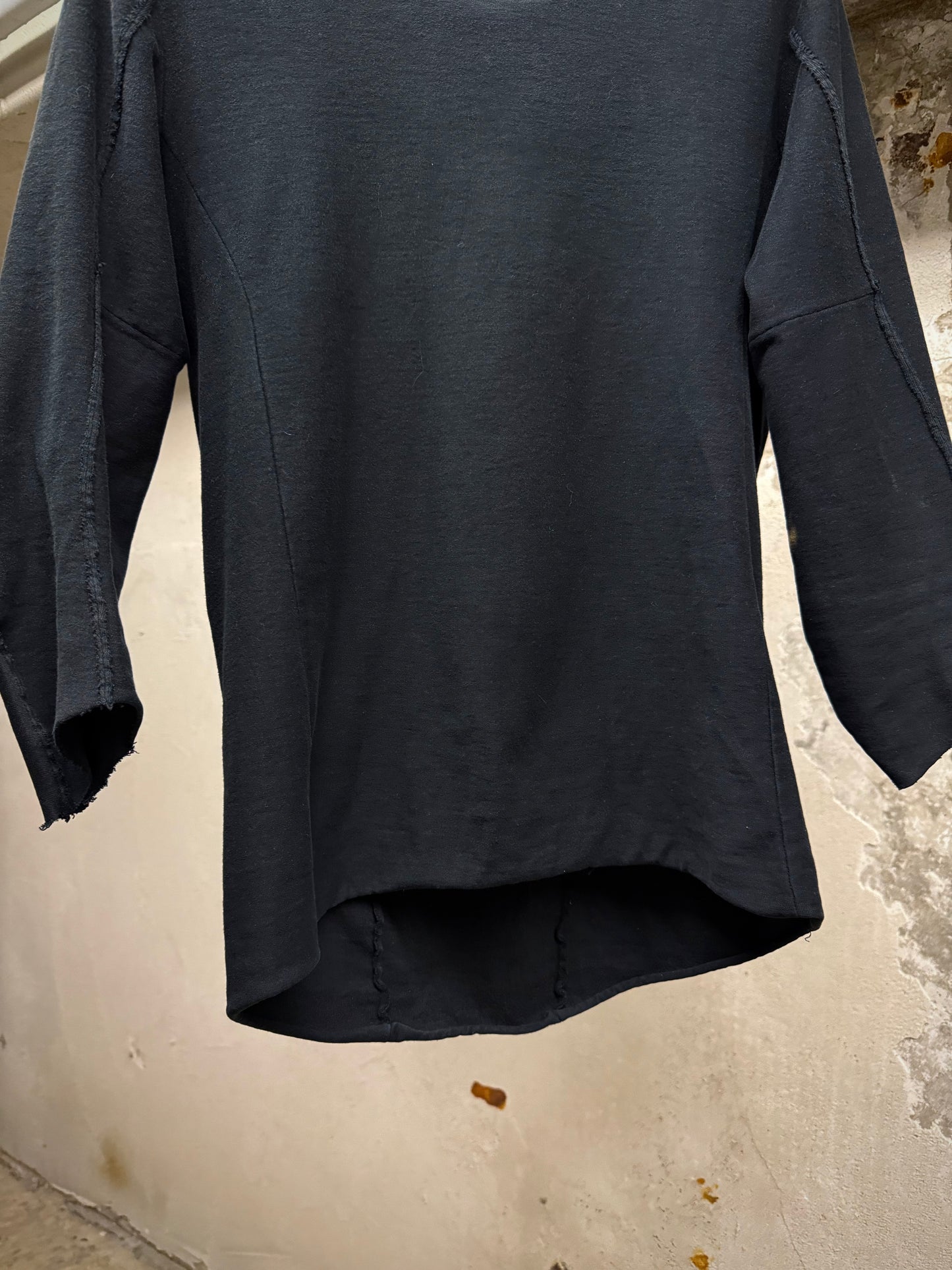 DEVOA Anatomical Cut Raglan 3/4 Jersey Long-sleeves detail | DRIEW GARMENTS