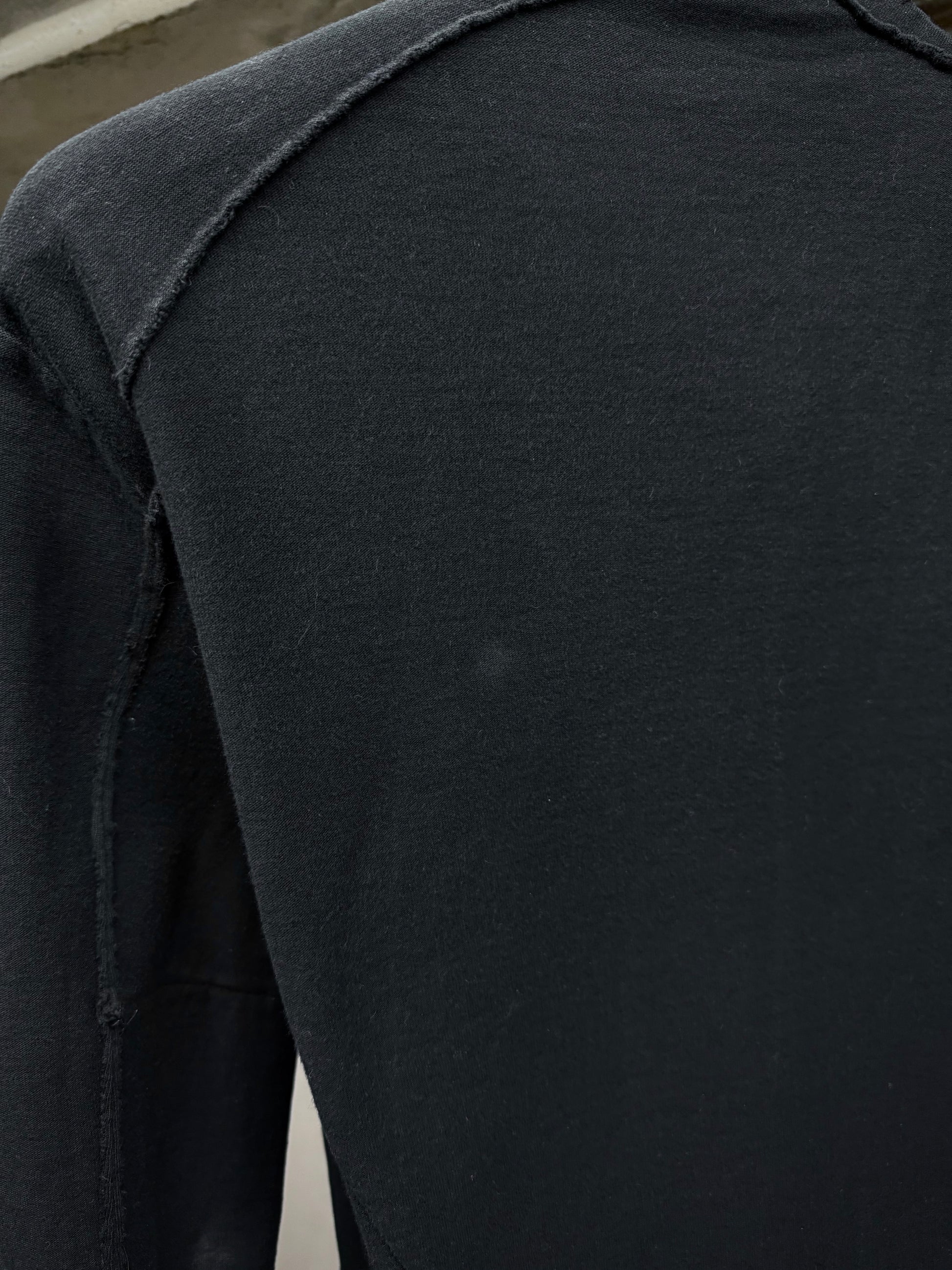 DEVOA Anatomical Cut Raglan 3/4 Jersey Long-sleeves detail | DRIEW GARMENTS