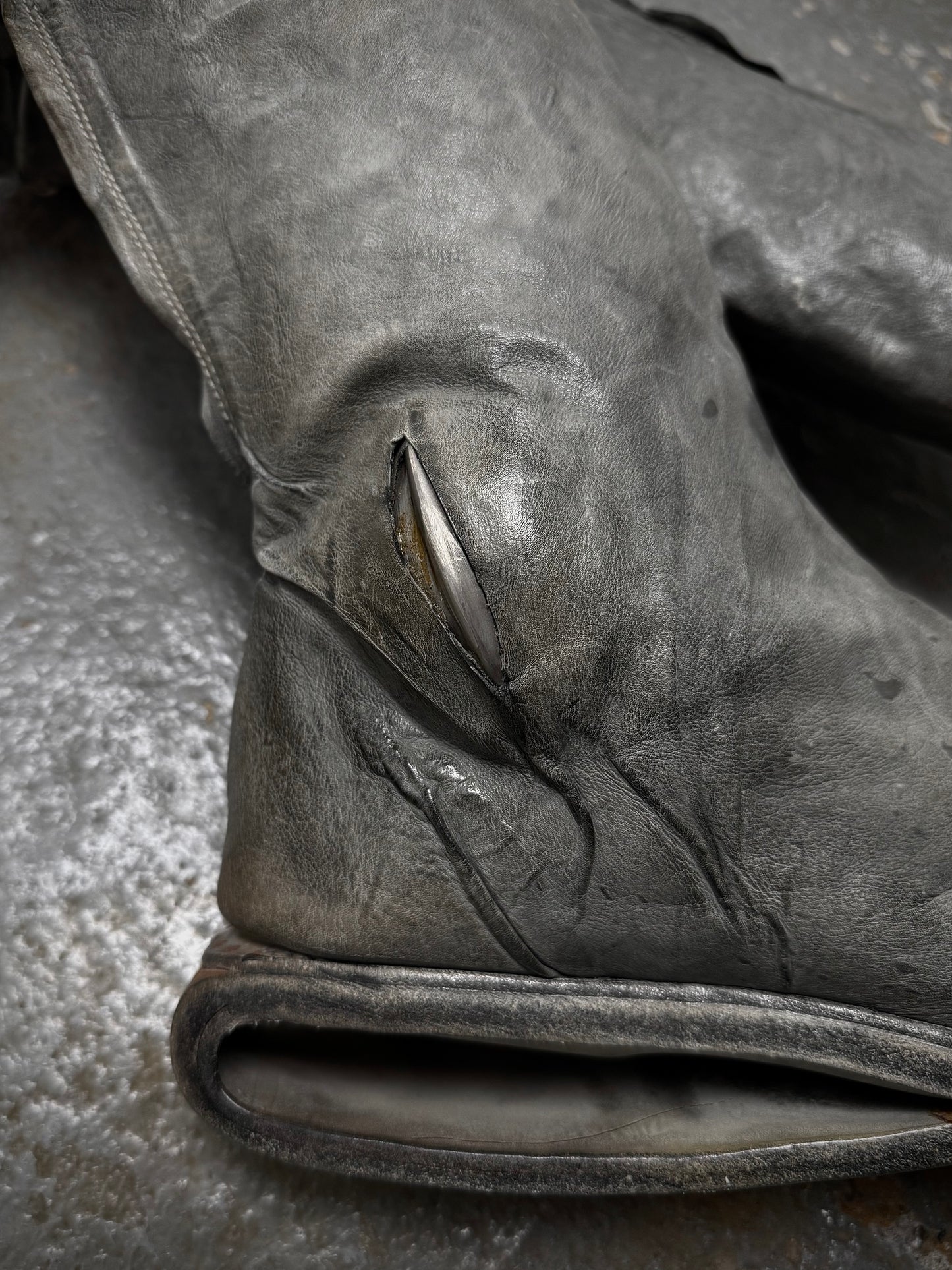 Carol Christian Poell ‘AM/2693P-IN ROOMS-PTC/19’ Object-dyed Kangaroo Leather Titanium Prosthetic U-S detail | DRIEW GARMENTS