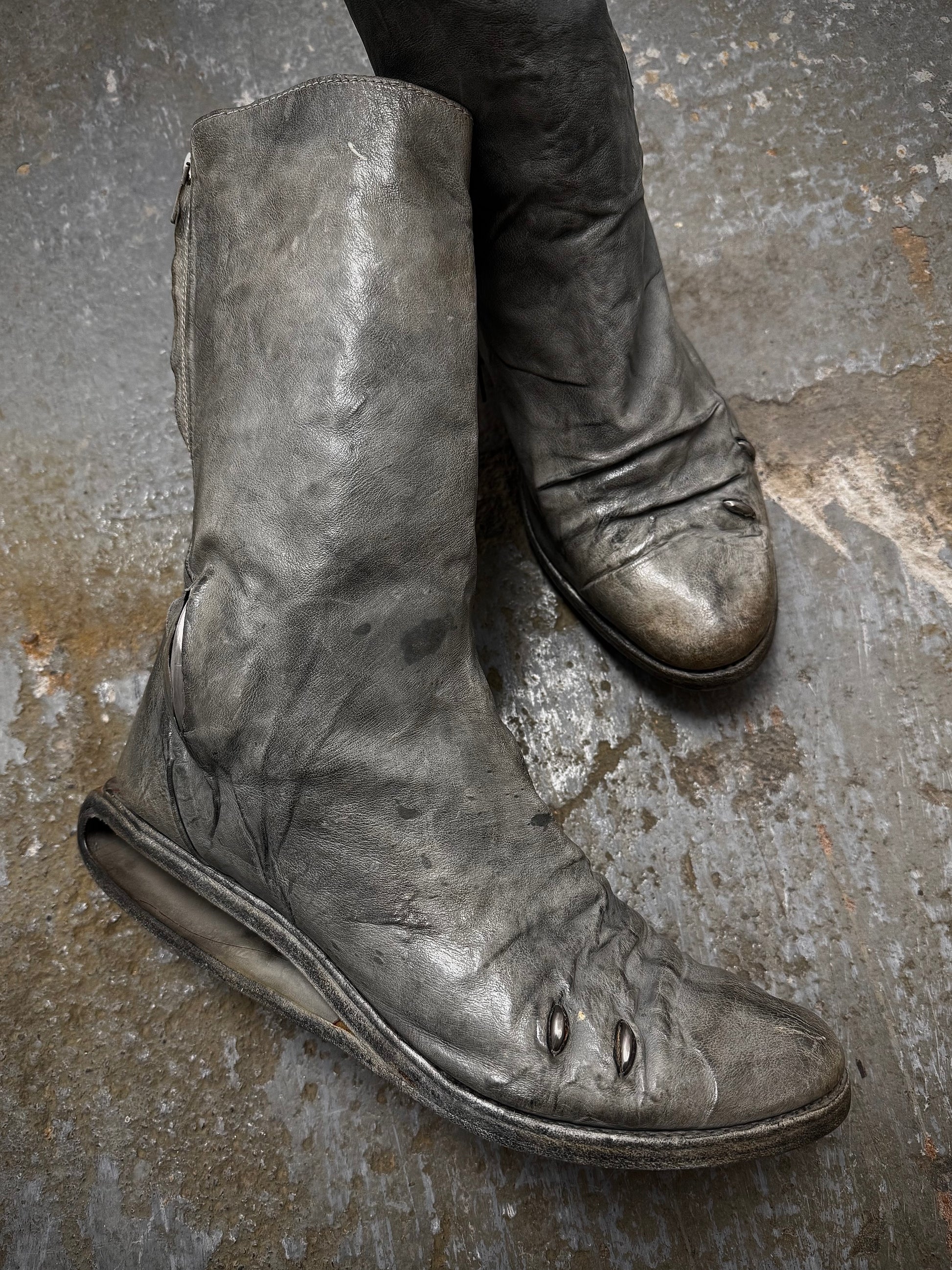 Carol Christian Poell ‘AM/2693P-IN ROOMS-PTC/19’ Object-dyed Kangaroo Leather Titanium Prosthetic U-S detail | DRIEW GARMENTS
