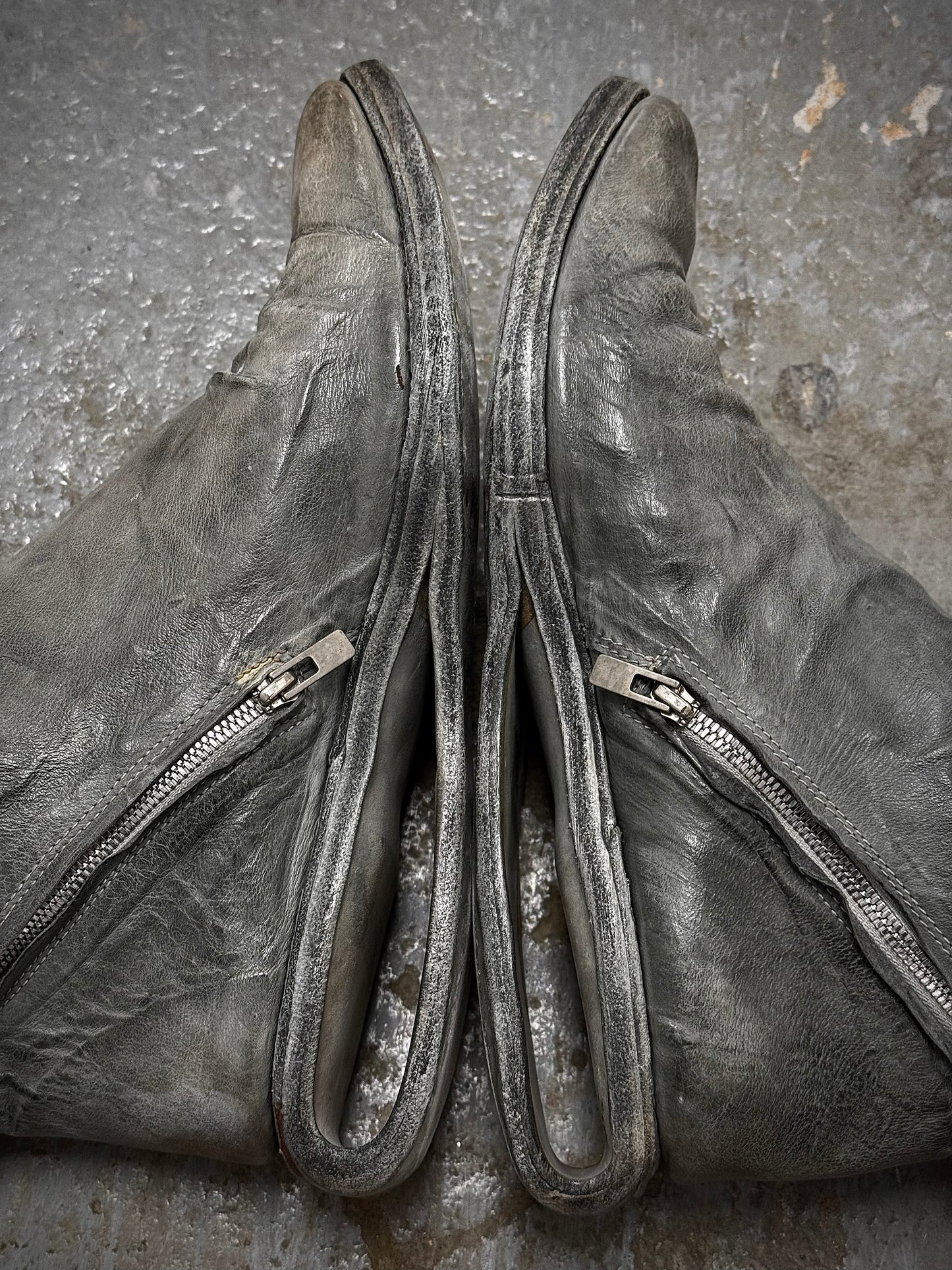 Carol Christian Poell ‘AM/2693P-IN ROOMS-PTC/19’ Object-dyed Kangaroo Leather Titanium Prosthetic U-S detail | DRIEW GARMENTS