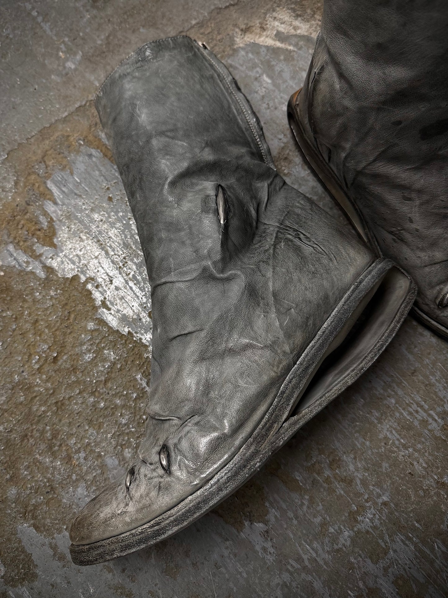 Carol Christian Poell ‘AM/2693P-IN ROOMS-PTC/19’ Object-dyed Kangaroo Leather Titanium Prosthetic U-S detail | DRIEW GARMENTS