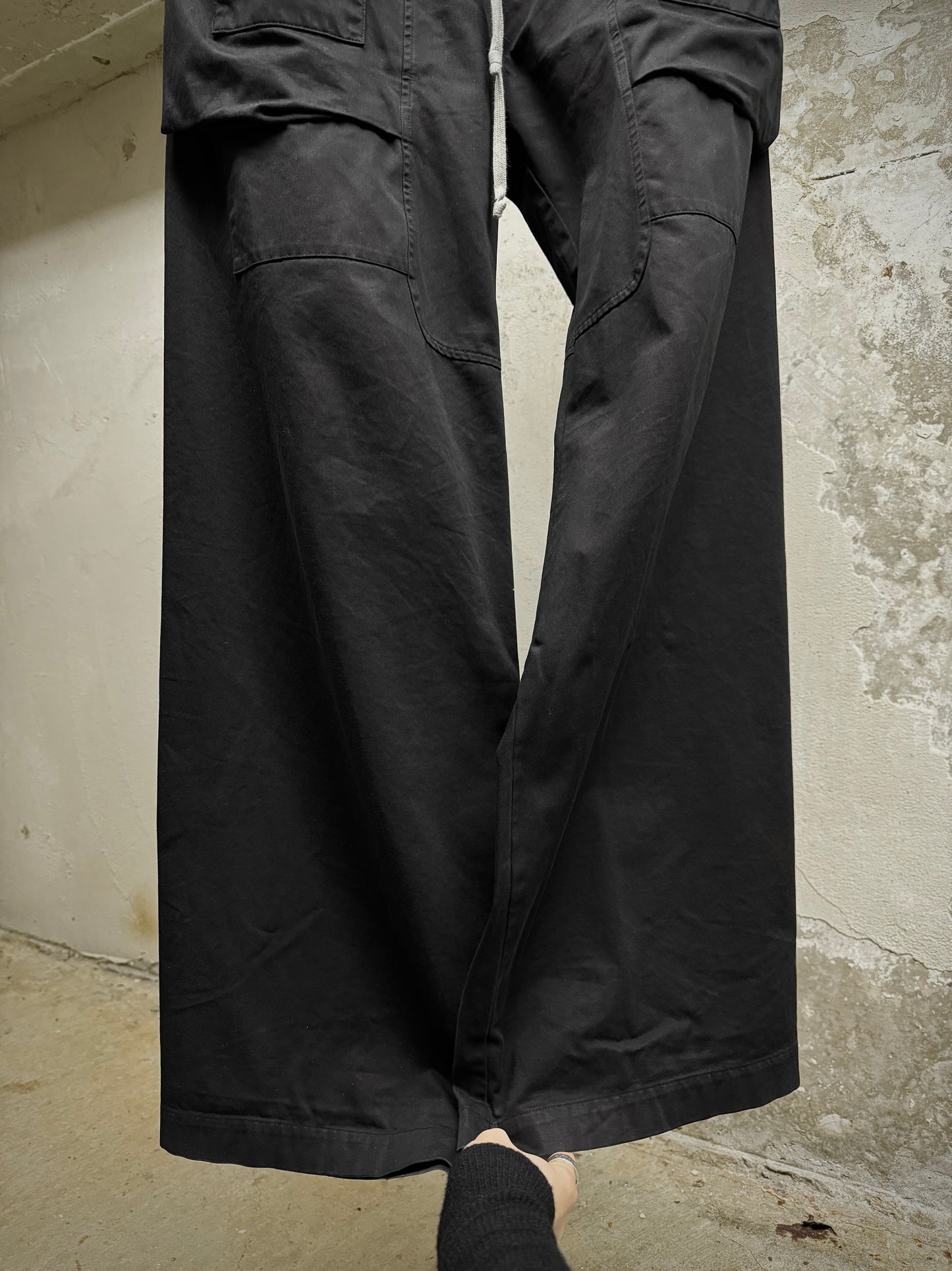 Rick Owens DRKSHDW AW24 "PORTERVILLE" Creatch Wide Cargo Pants detail | DRIEW GARMENTS