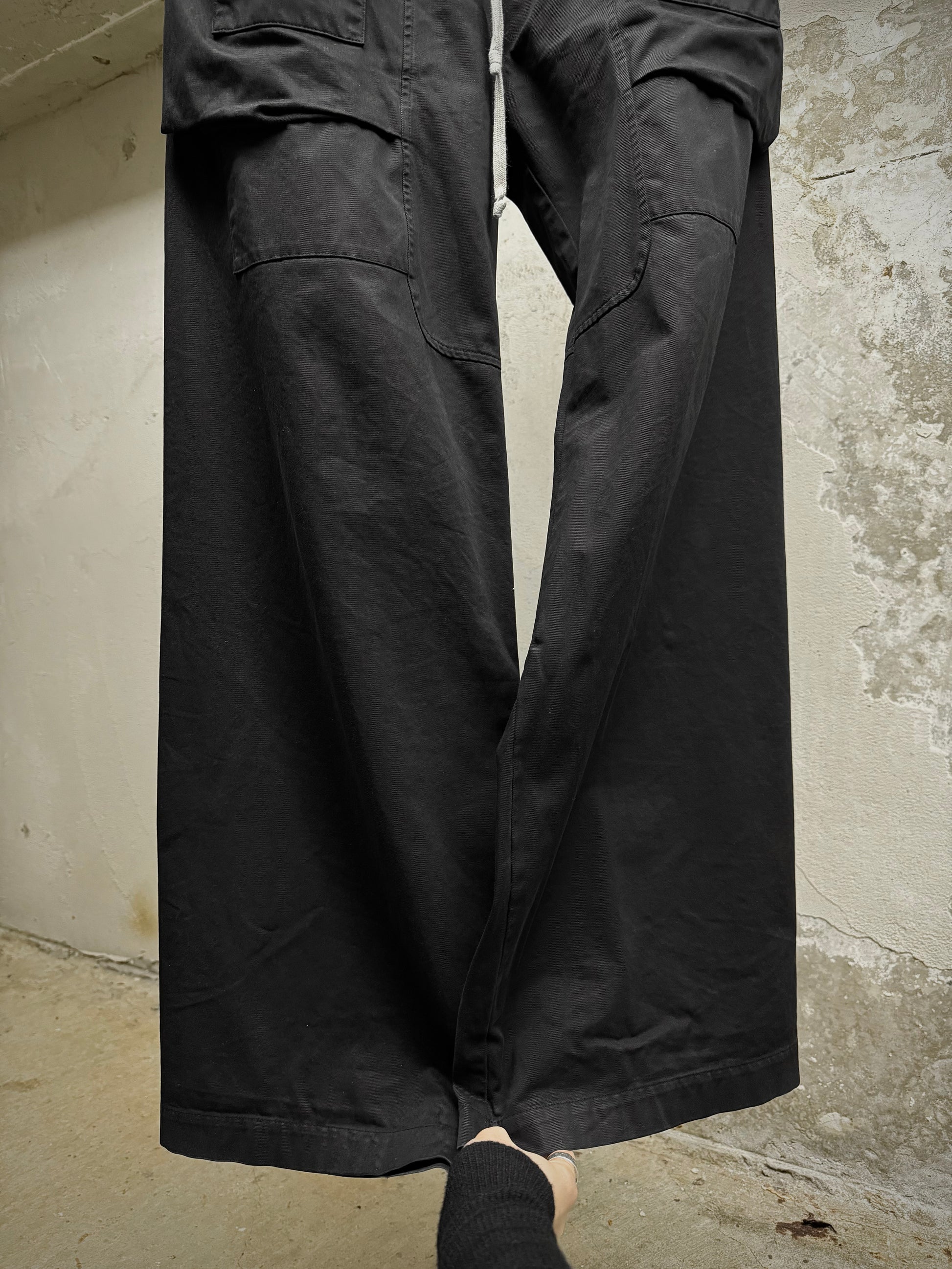 Rick Owens DRKSHDW AW24 "PORTERVILLE" Creatch Wide Cargo Pants detail | DRIEW GARMENTS