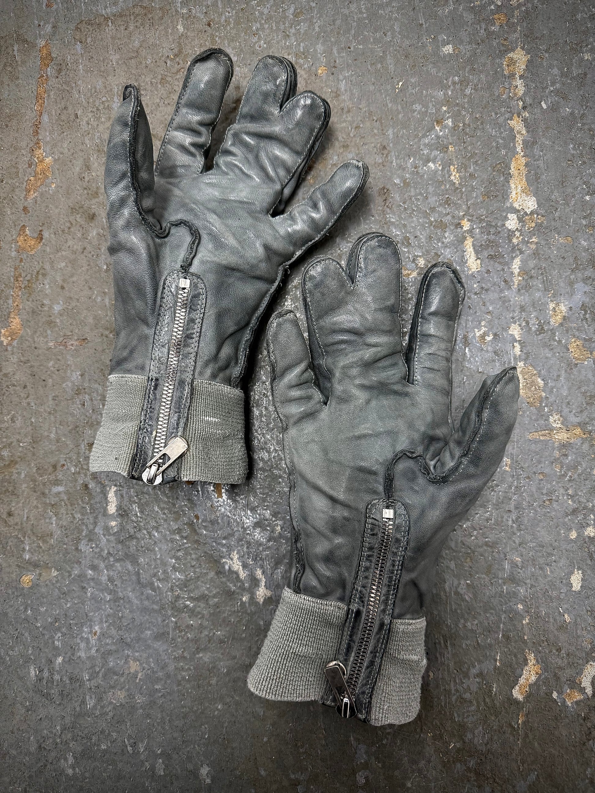Carol Christian Poell Early 2000s ‘AM/2593 CORS-PTC/19’ Object-dyed Horse Leather Syndactyly Hands  | Archive Fashion Toronto