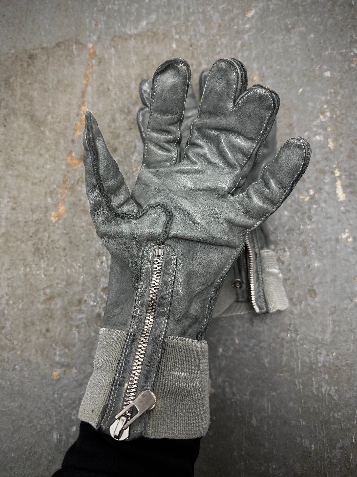 Carol Christian Poell Early 2000s ‘AM/2593 CORS-PTC/19’ Object-dyed Horse Leather Syndactyly Hands Gloves