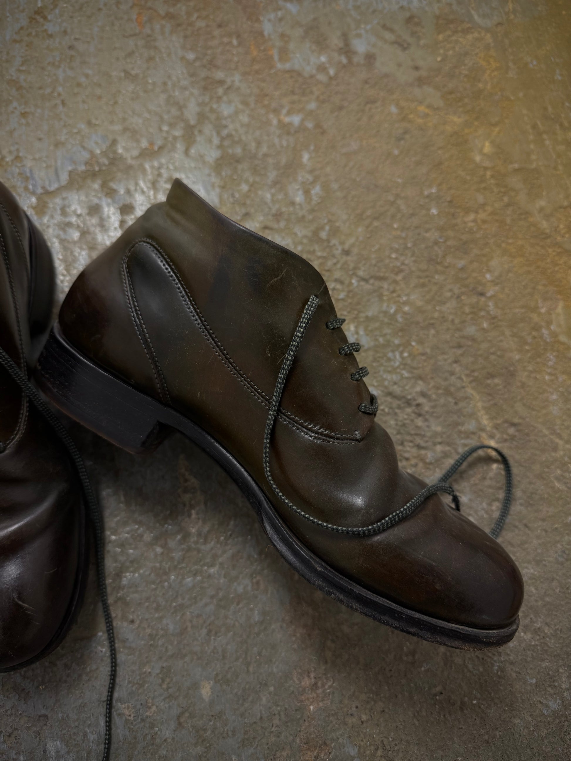Maurizio Altieri m_moriabc by Maurizio Altieri Goodyear Hand Welted Brown Horween Shell Cordovan Derb detail | DRIEW GARMENTS