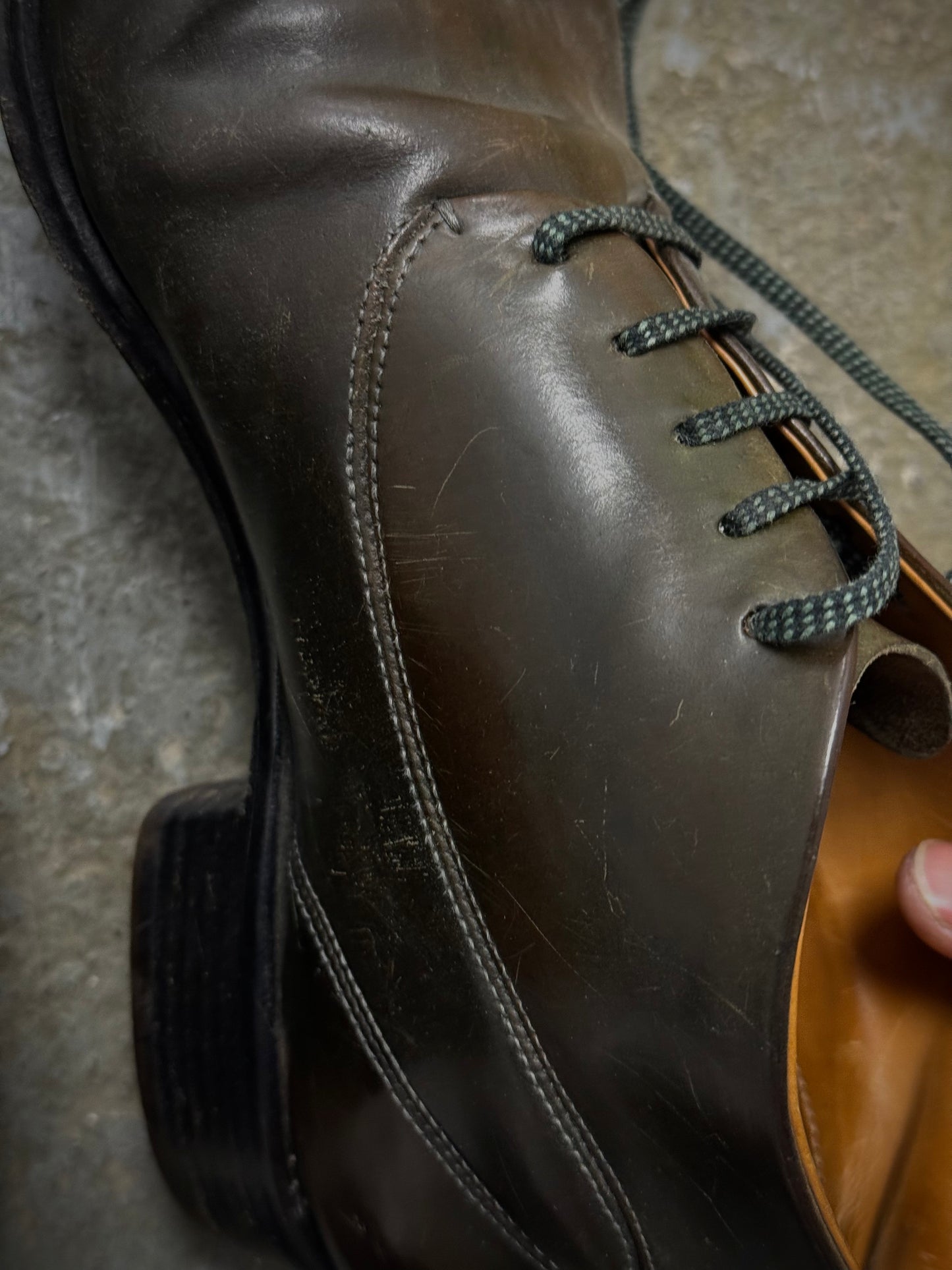 Maurizio Altieri m_moriabc by Maurizio Altieri Goodyear Hand Welted Brown Horween Shell Cordovan Derb detail | DRIEW GARMENTS
