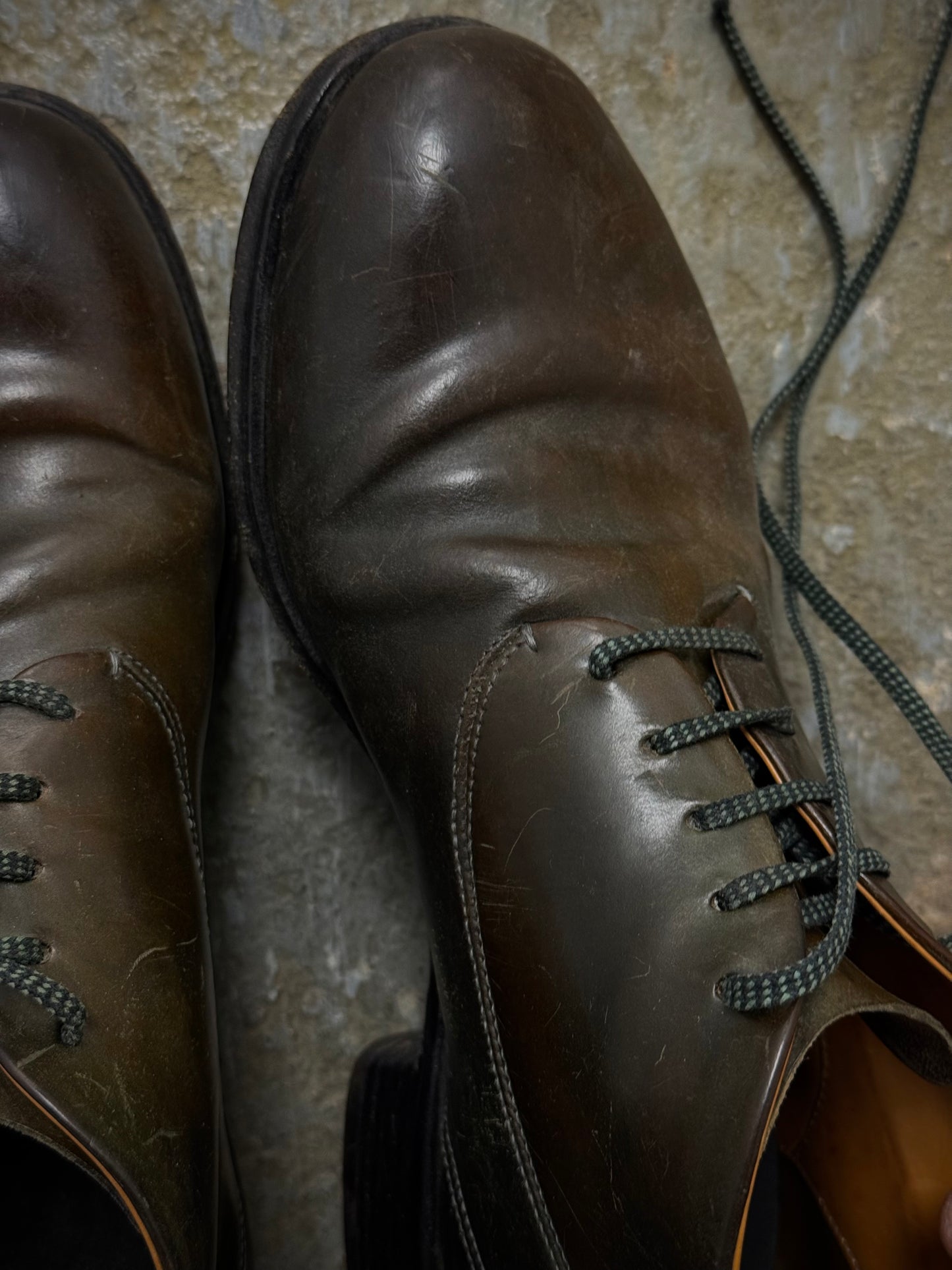 Maurizio Altieri m_moriabc by Maurizio Altieri Goodyear Hand Welted Brown Horween Shell Cordovan Derb detail | DRIEW GARMENTS