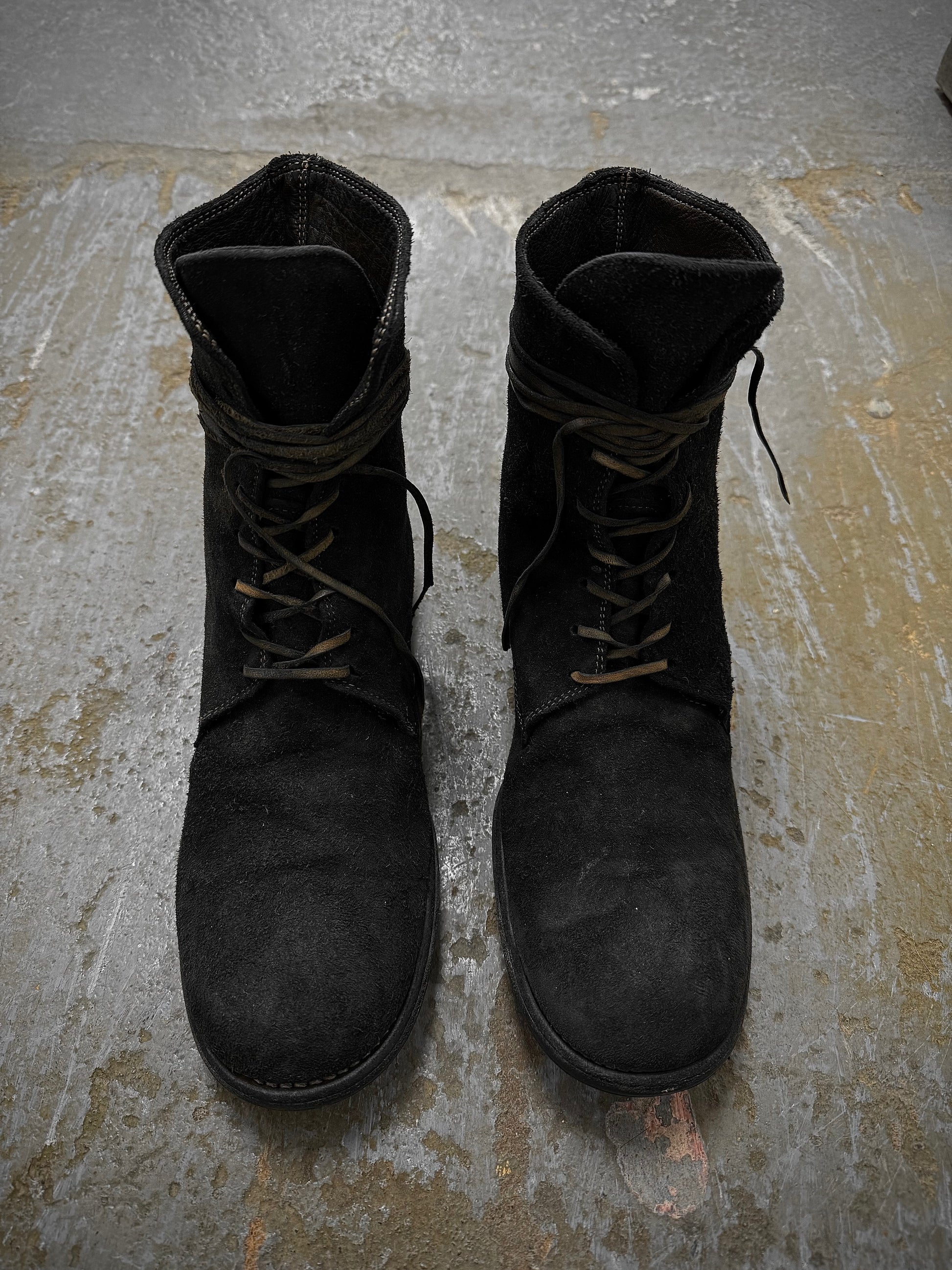 Guidi '995' Full-grain Reverse Baby Buffalo Leather Lace-up Boots detail | DRIEW GARMENTS