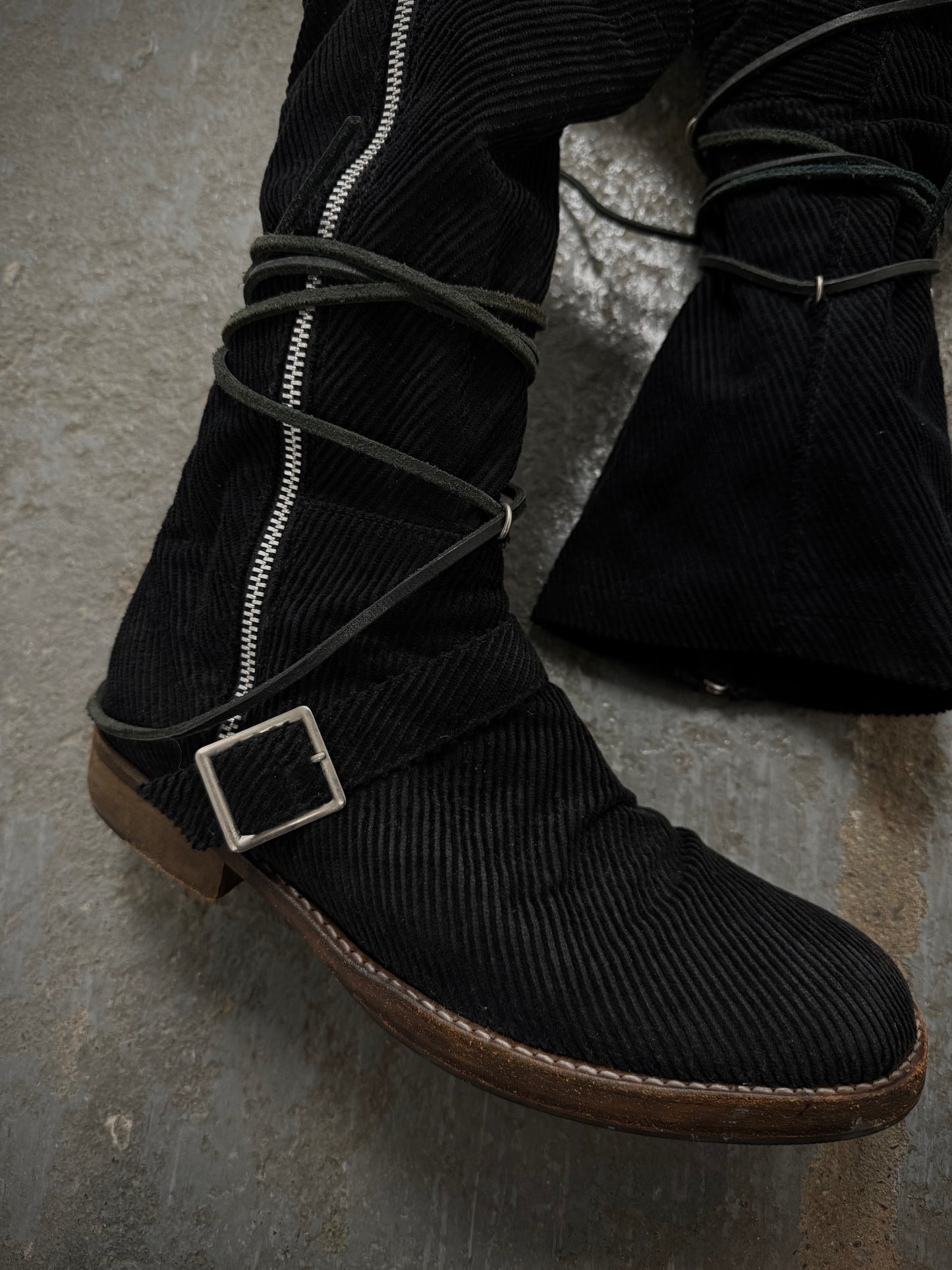 Undercover AW05 “Arts & Crafts” Corduroy Drawstring Side Zip Engineer Boots detail | DRIEW GARMENTS