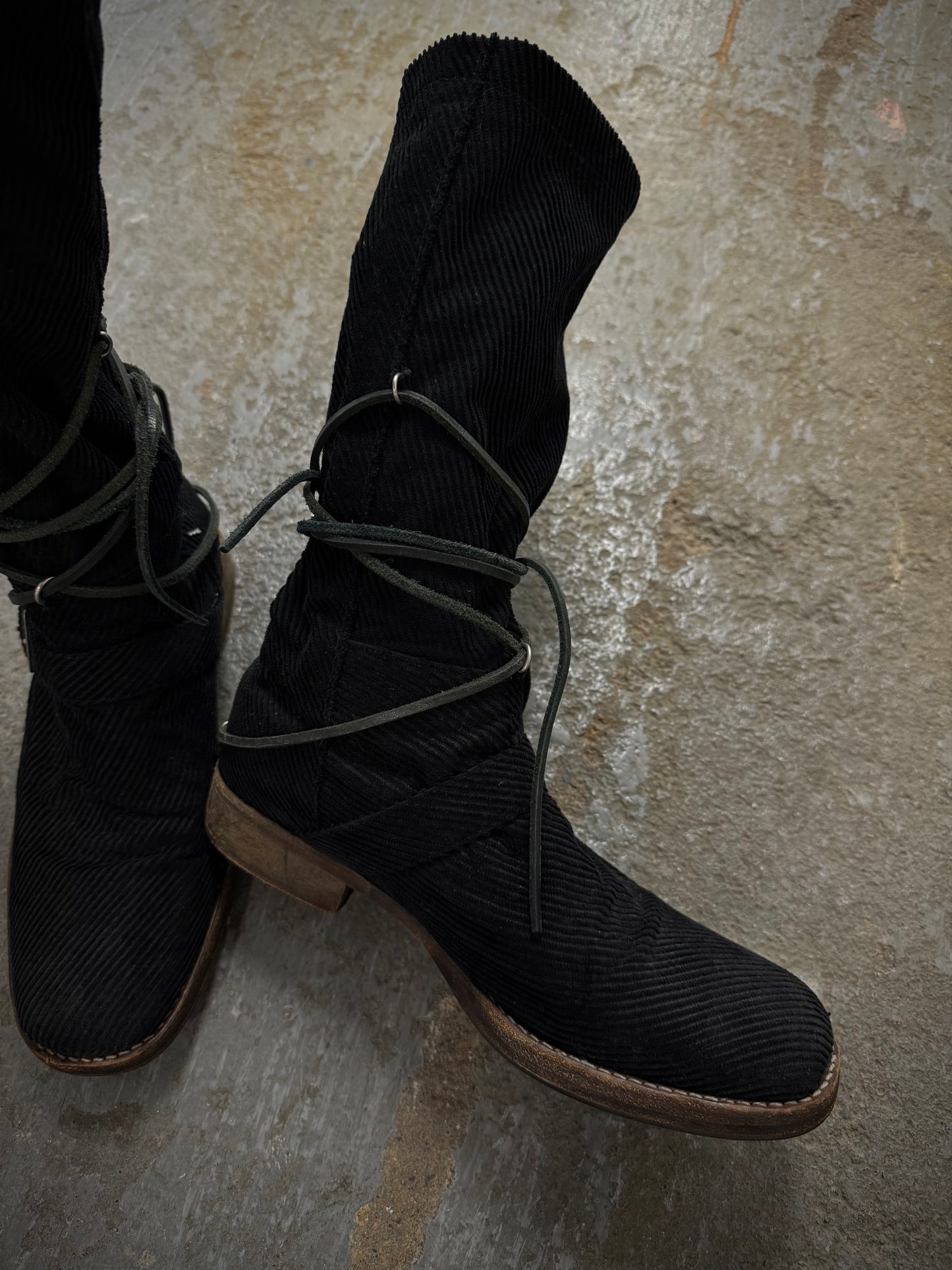 Undercover AW05 “Arts & Crafts” Corduroy Drawstring Side Zip Engineer Boots detail | DRIEW GARMENTS