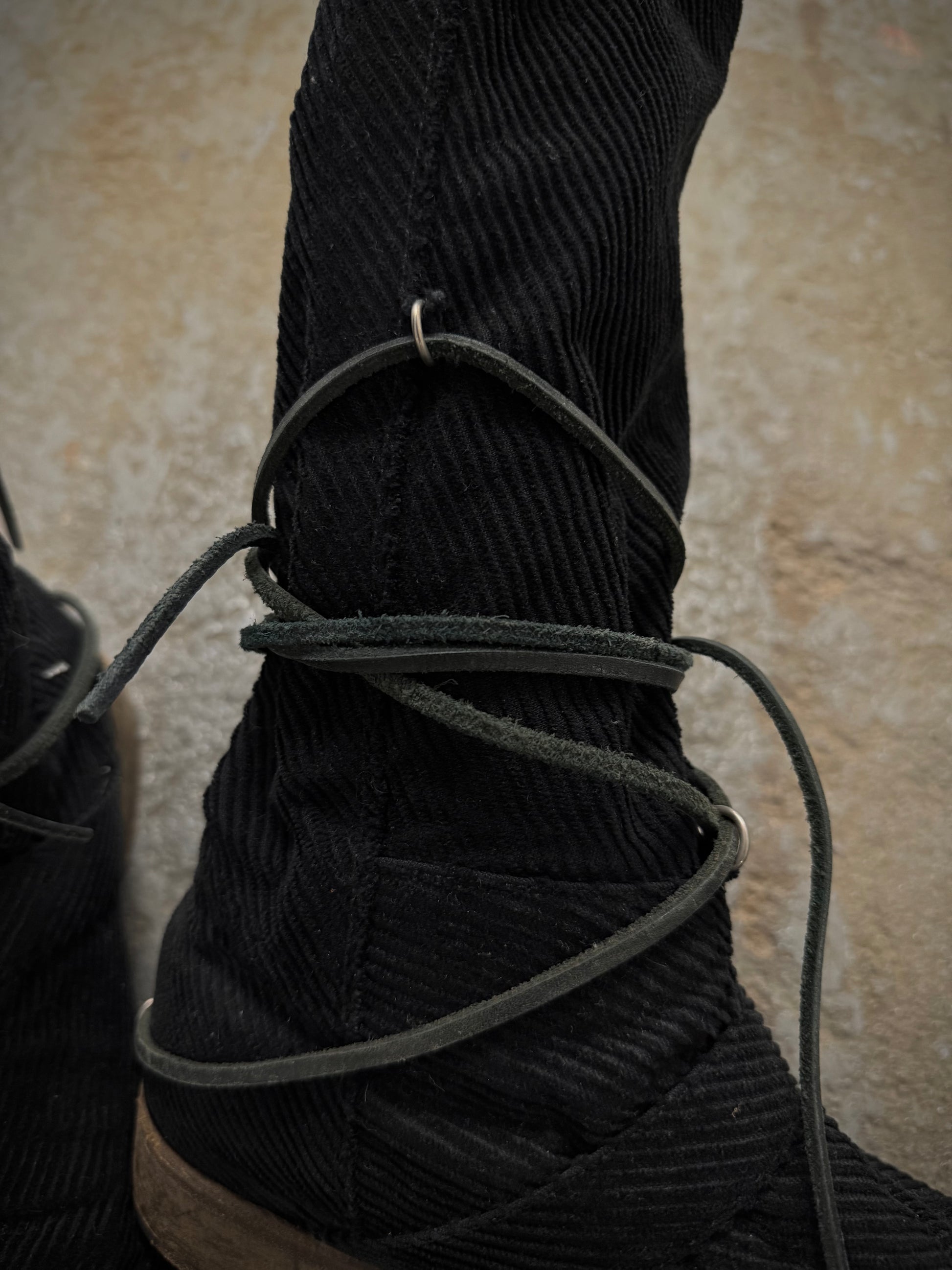 Undercover AW05 “Arts & Crafts” Corduroy Drawstring Side Zip Engineer Boots detail | DRIEW GARMENTS