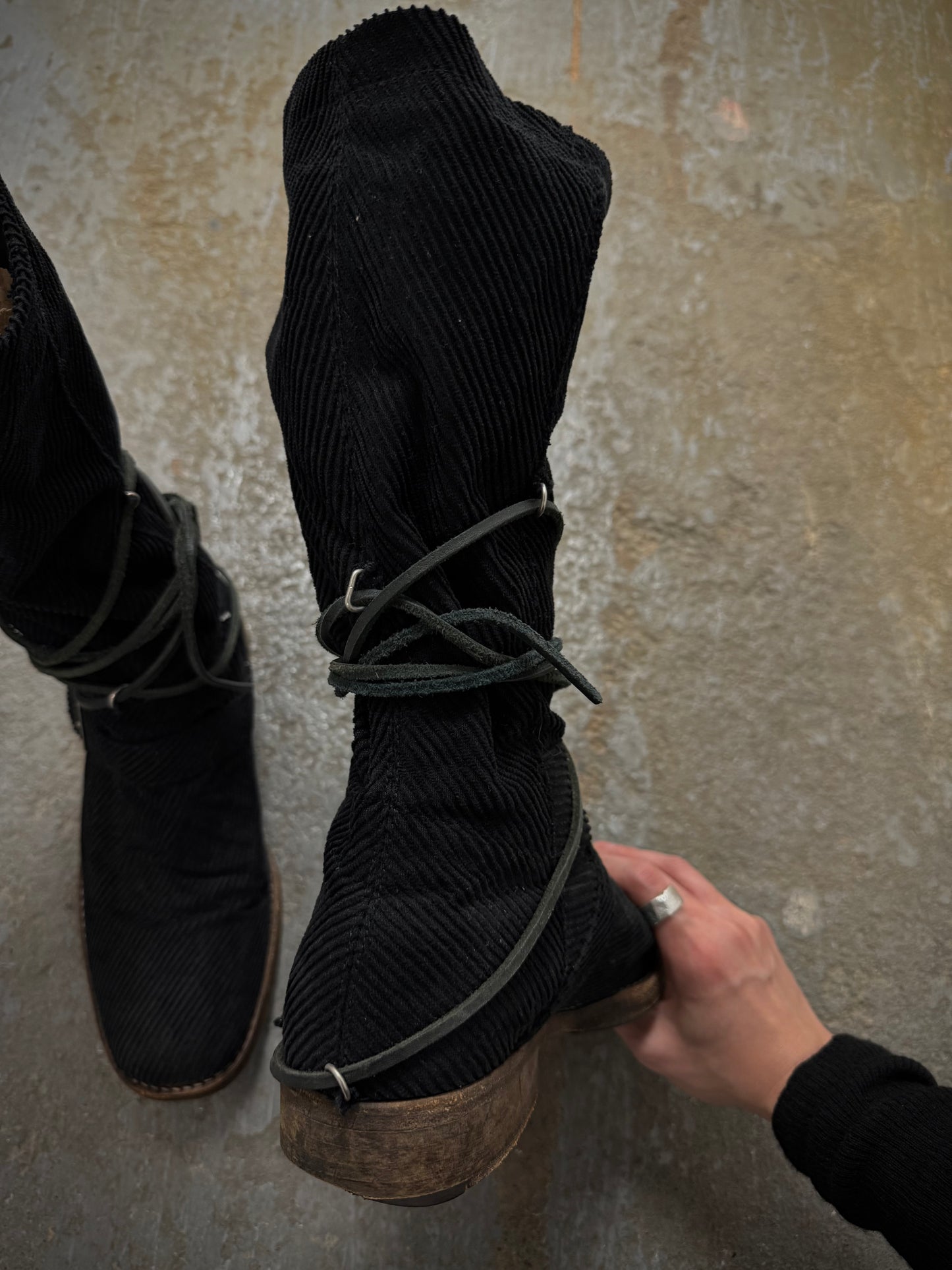 Undercover AW05 “Arts & Crafts” Corduroy Drawstring Side Zip Engineer Boots detail | DRIEW GARMENTS
