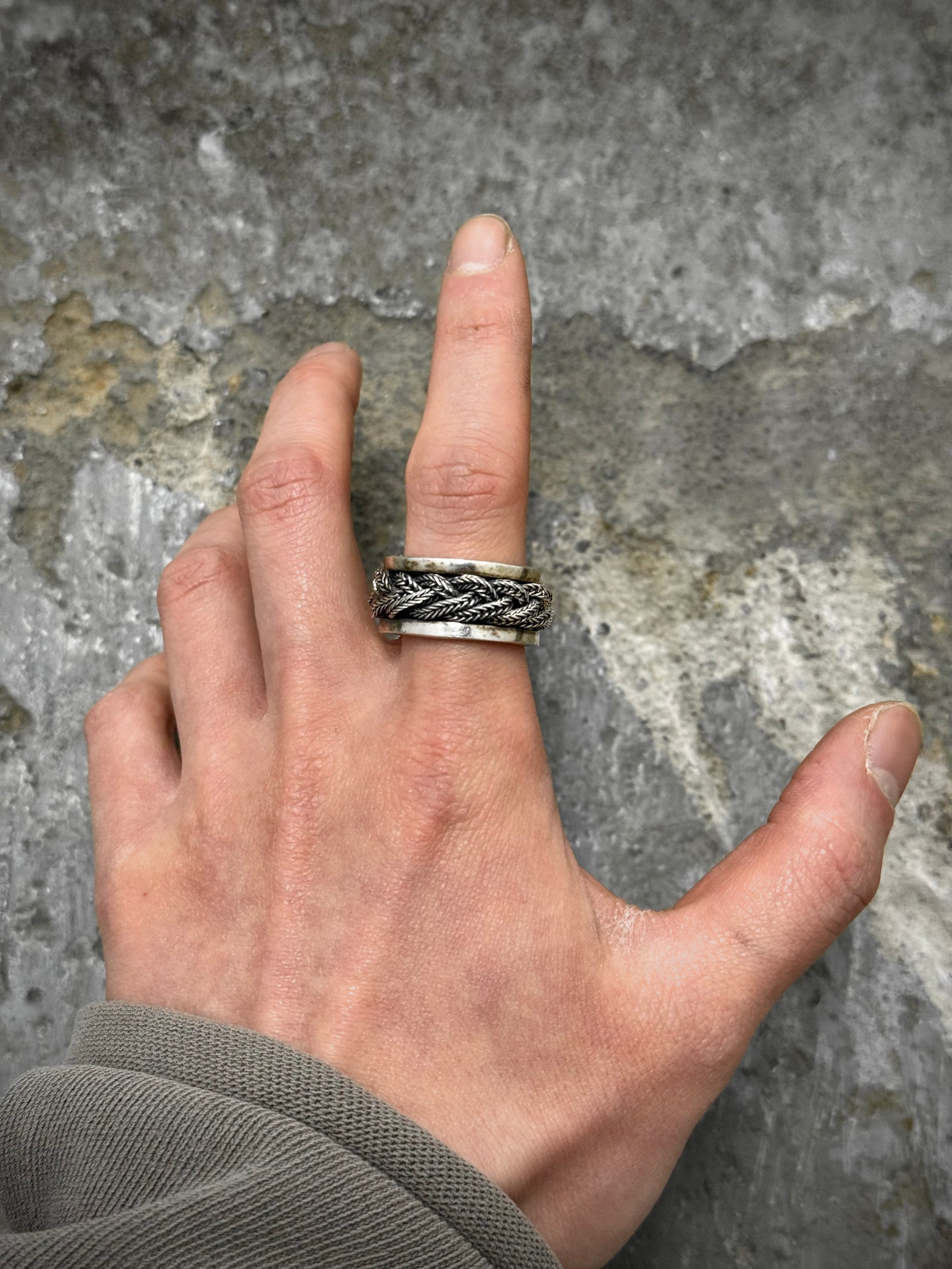 Emanuele Bicocchi .925 Silver Interlocking Chain Ring detail | DRIEW GARMENTS