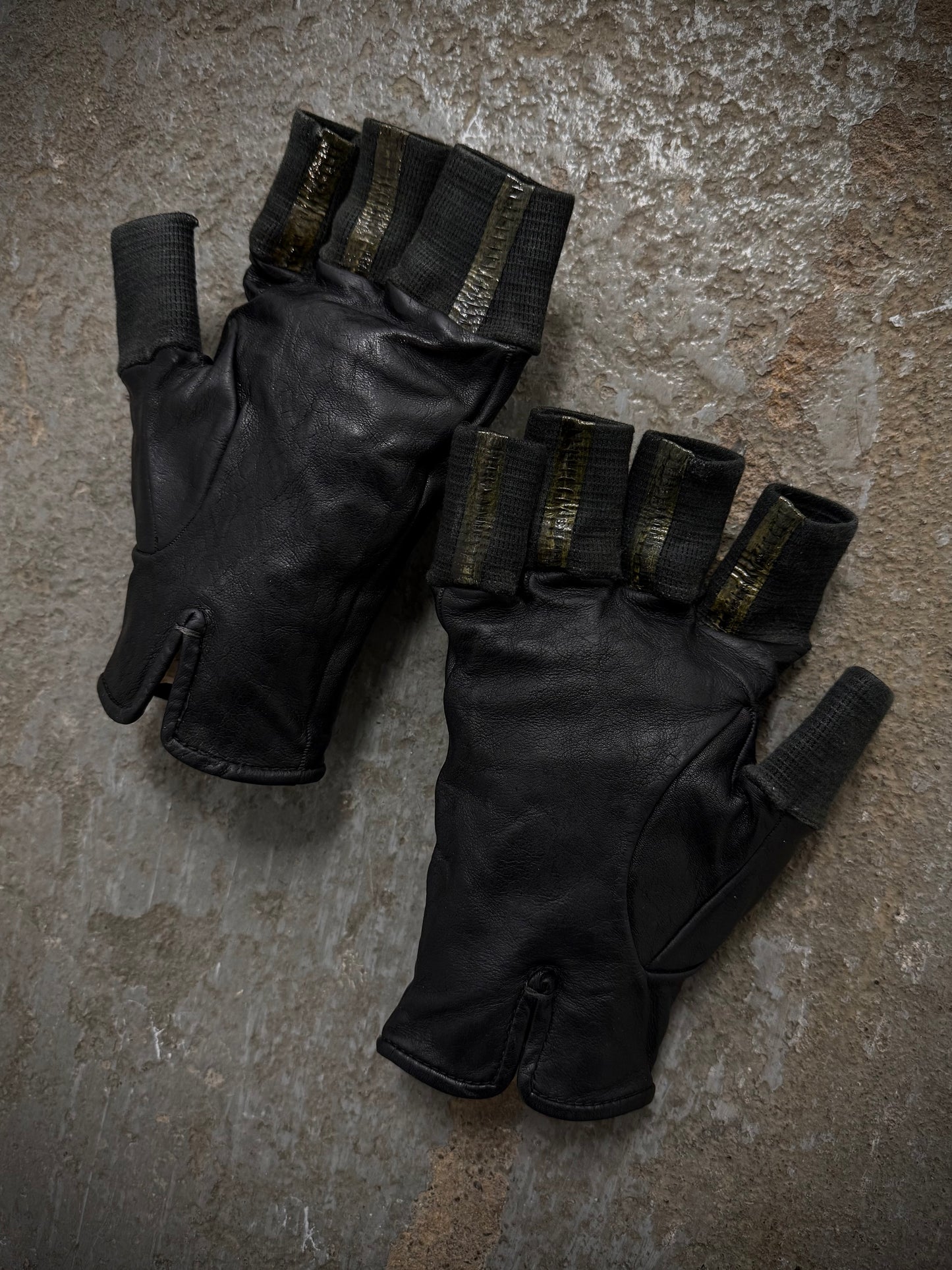 Carol Christian Poell 'AM/2457 ROOMS-PTC/010' Disparate Leather Gloves | Archive Fashion Toronto