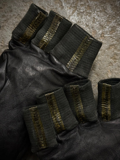 Carol Christian Poell 'AM/2457 ROOMS-PTC/010' Disparate Leather Gloves detail | DRIEW GARMENTS