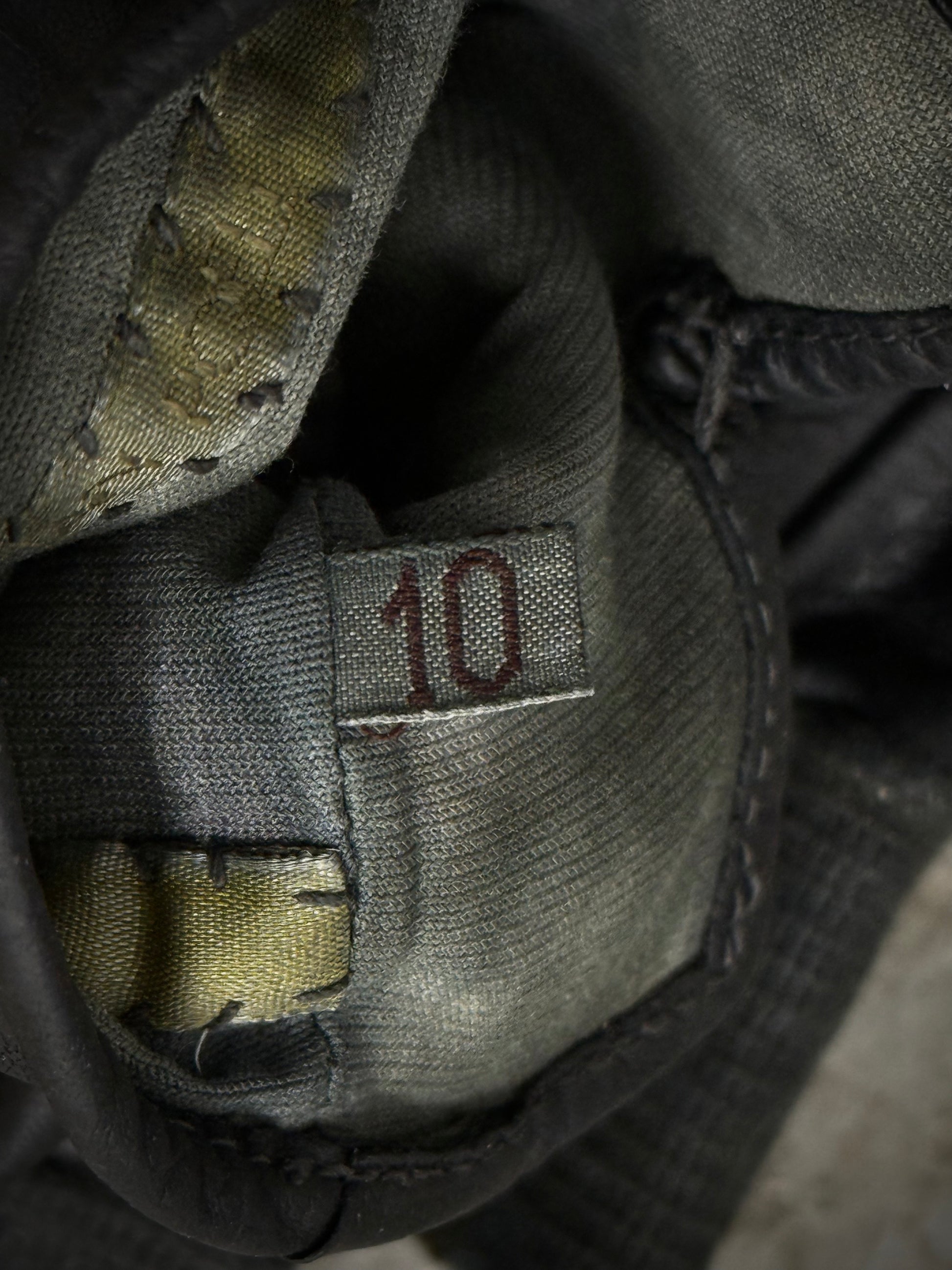 Carol Christian Poell 'AM/2457 ROOMS-PTC/010' Disparate Leather Gloves detail | DRIEW GARMENTS