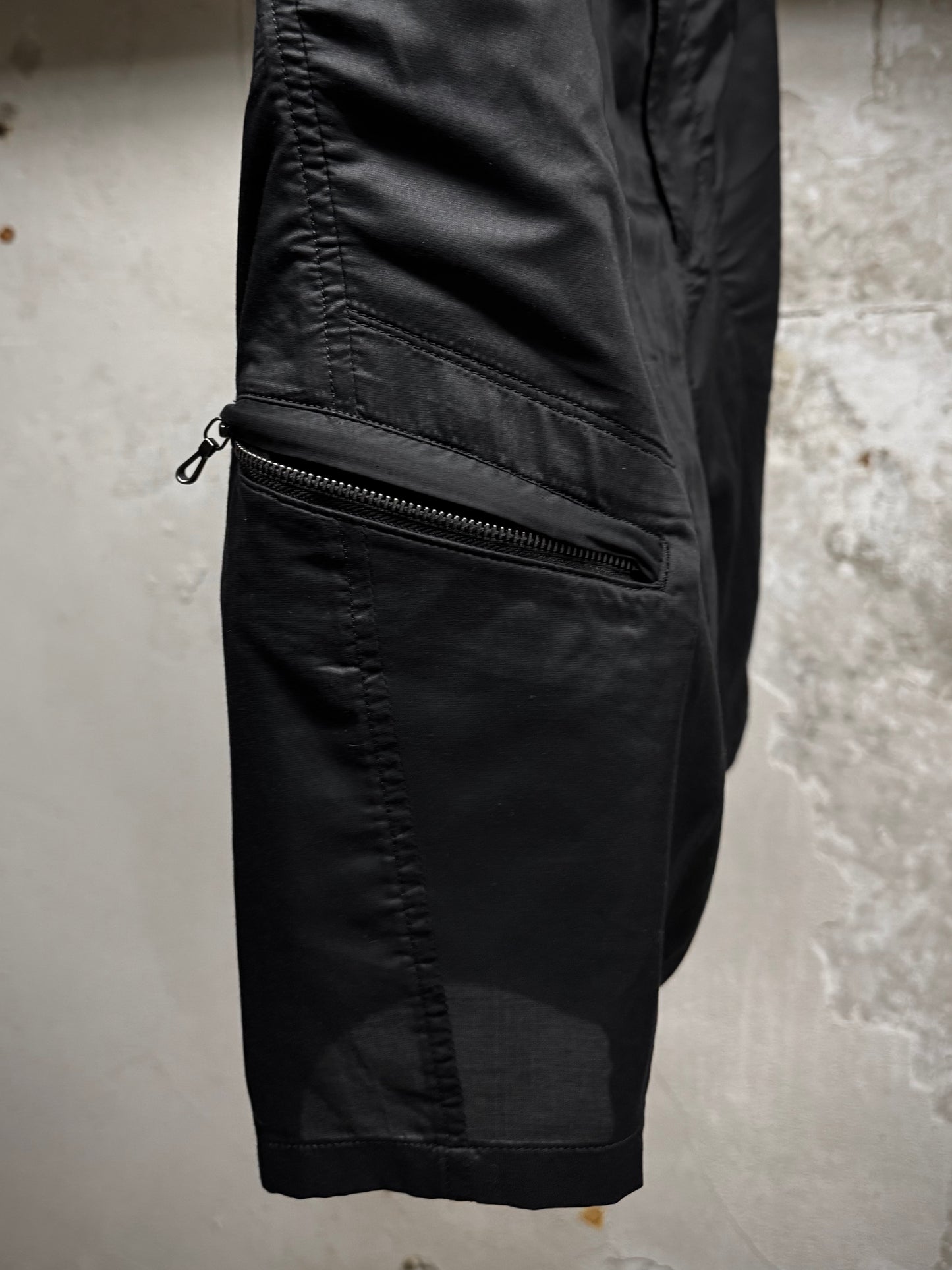 Julius_7 SS19 "MMXIX_7 BEELZEBUB;" Drop-crotch Rayon Nylon Ratine Shorts