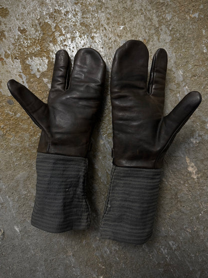DEEPTI Collection °018-019 'LA–124W EMUF-90' Wired Trigger Horse Leather Gloves