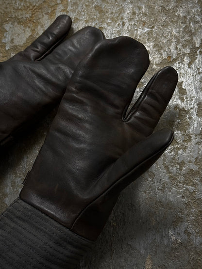 DEEPTI Collection °018-019 'LA–124W EMUF-90' Wired Trigger Horse Leather Gloves