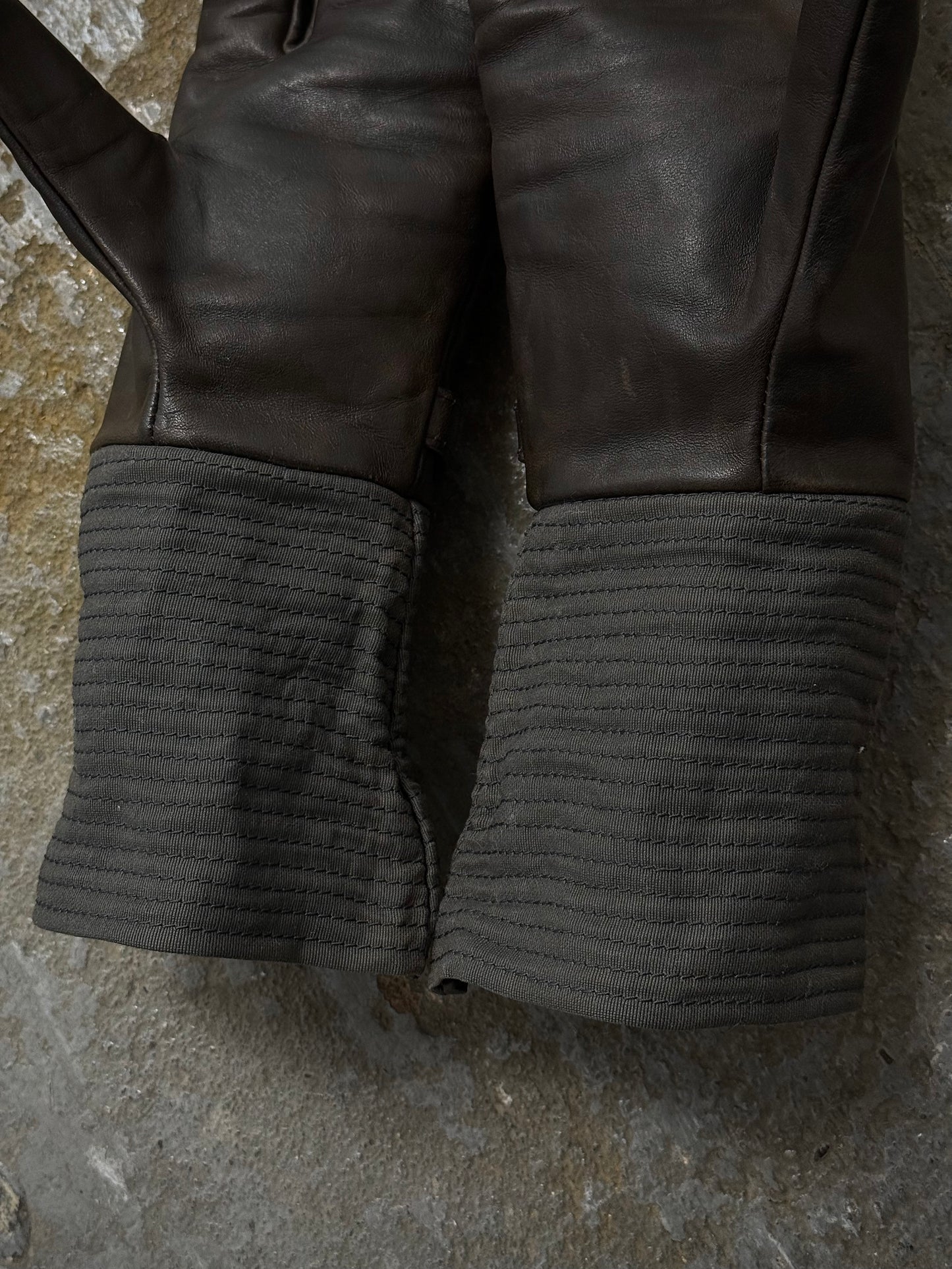 DEEPTI Collection °018-019 'LA–124W EMUF-90' Wired Trigger Horse Leather Gloves