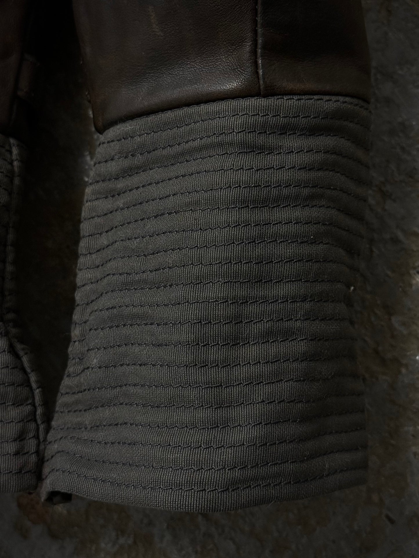 DEEPTI Collection °018-019 'LA–124W EMUF-90' Wired Trigger Horse Leather Gloves