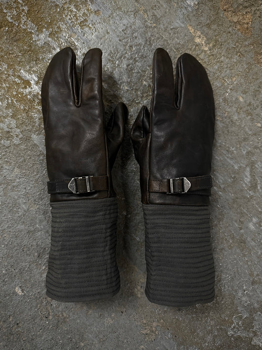 DEEPTI Collection °018-019 'LA–124W EMUF-90' Wired Trigger Horse Leather Gloves