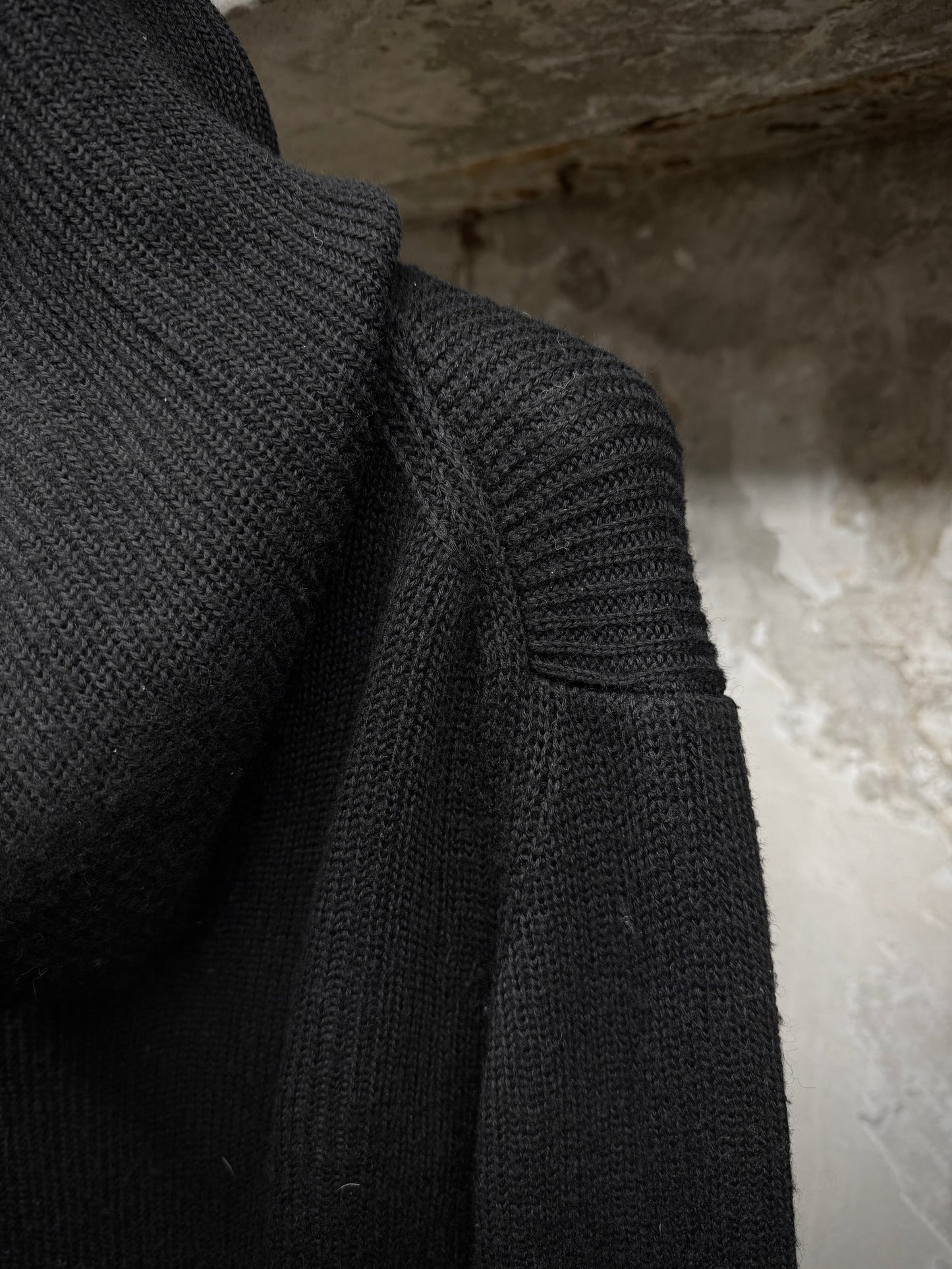 The Viridi-Anne Early 2010s Oversized Hooded Wool Knit Long-sleeves