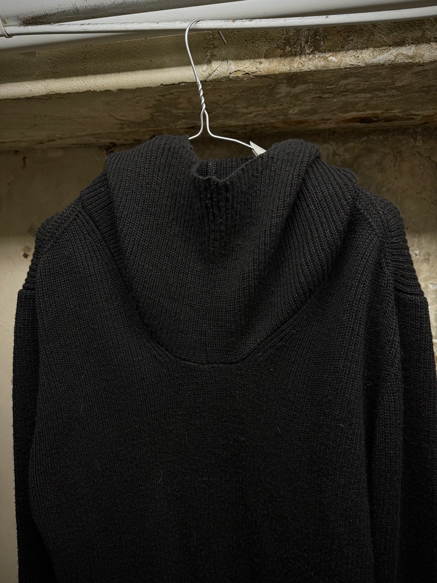 The Viridi-Anne Early 2010s Oversized Hooded Wool Knit Long-sleeves